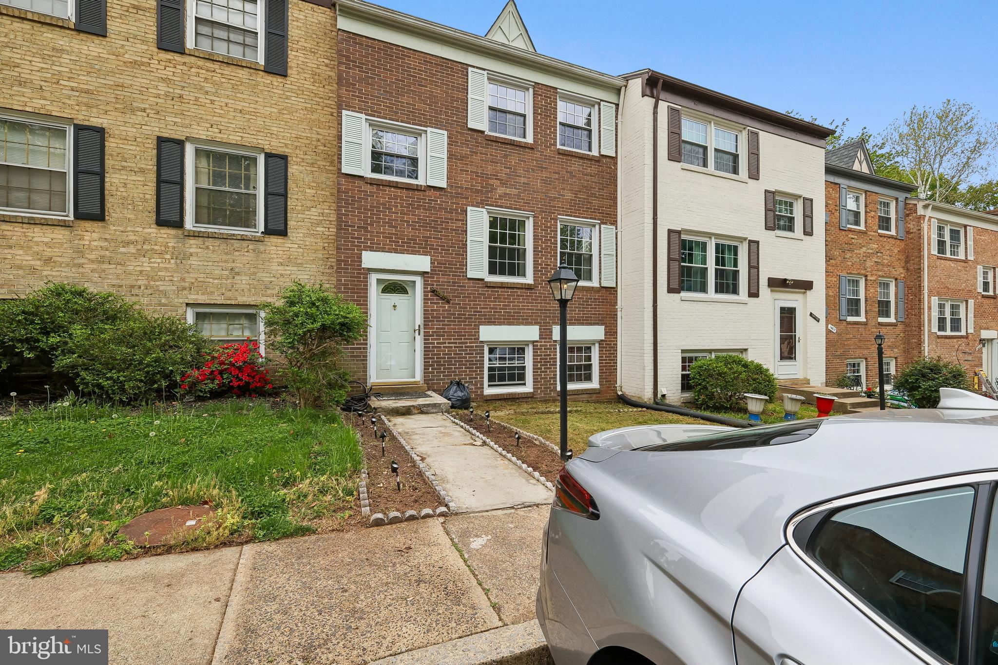 LONDON TOWNE - Residential