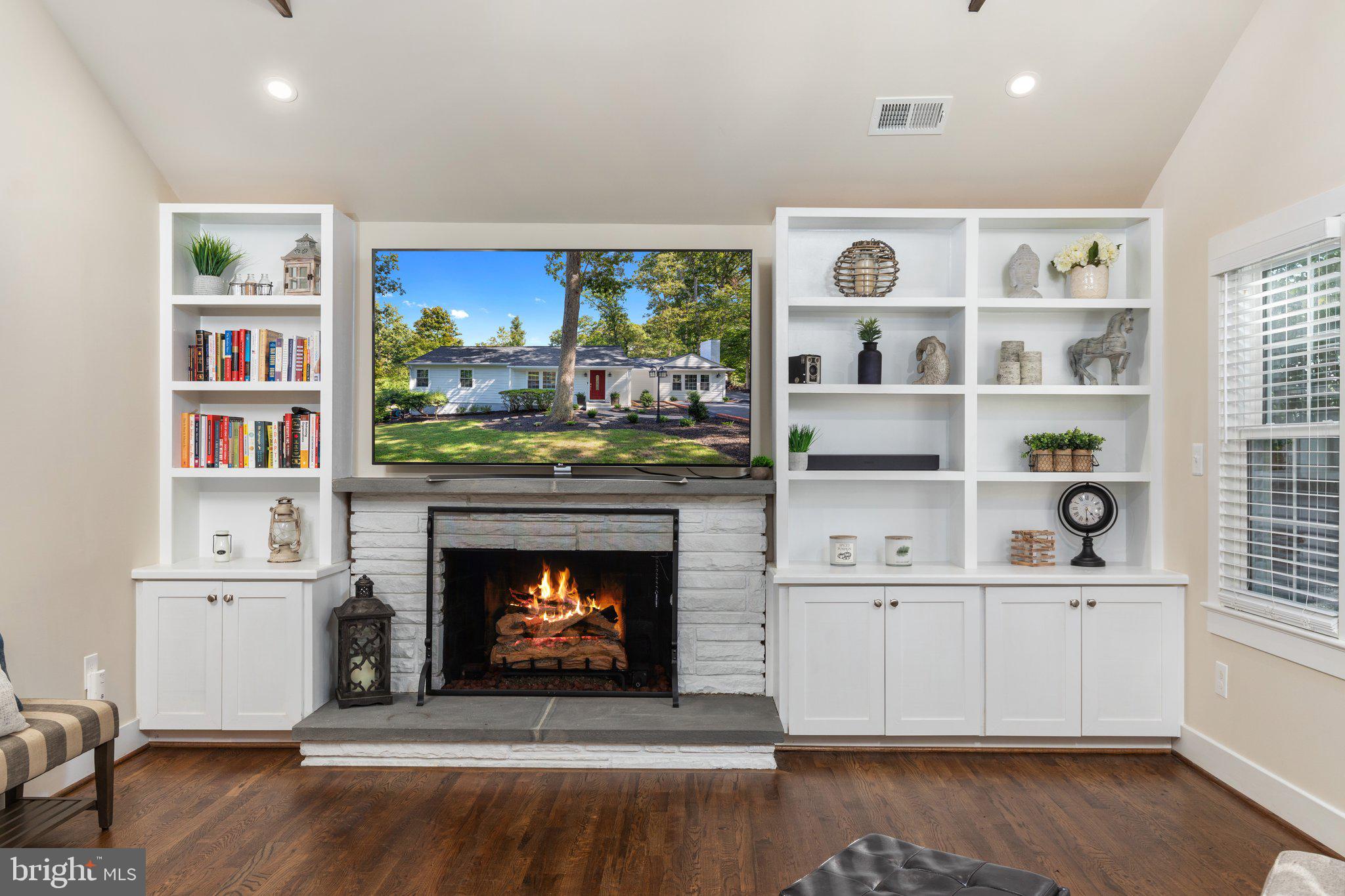 WOODLEY HILLS - Residential