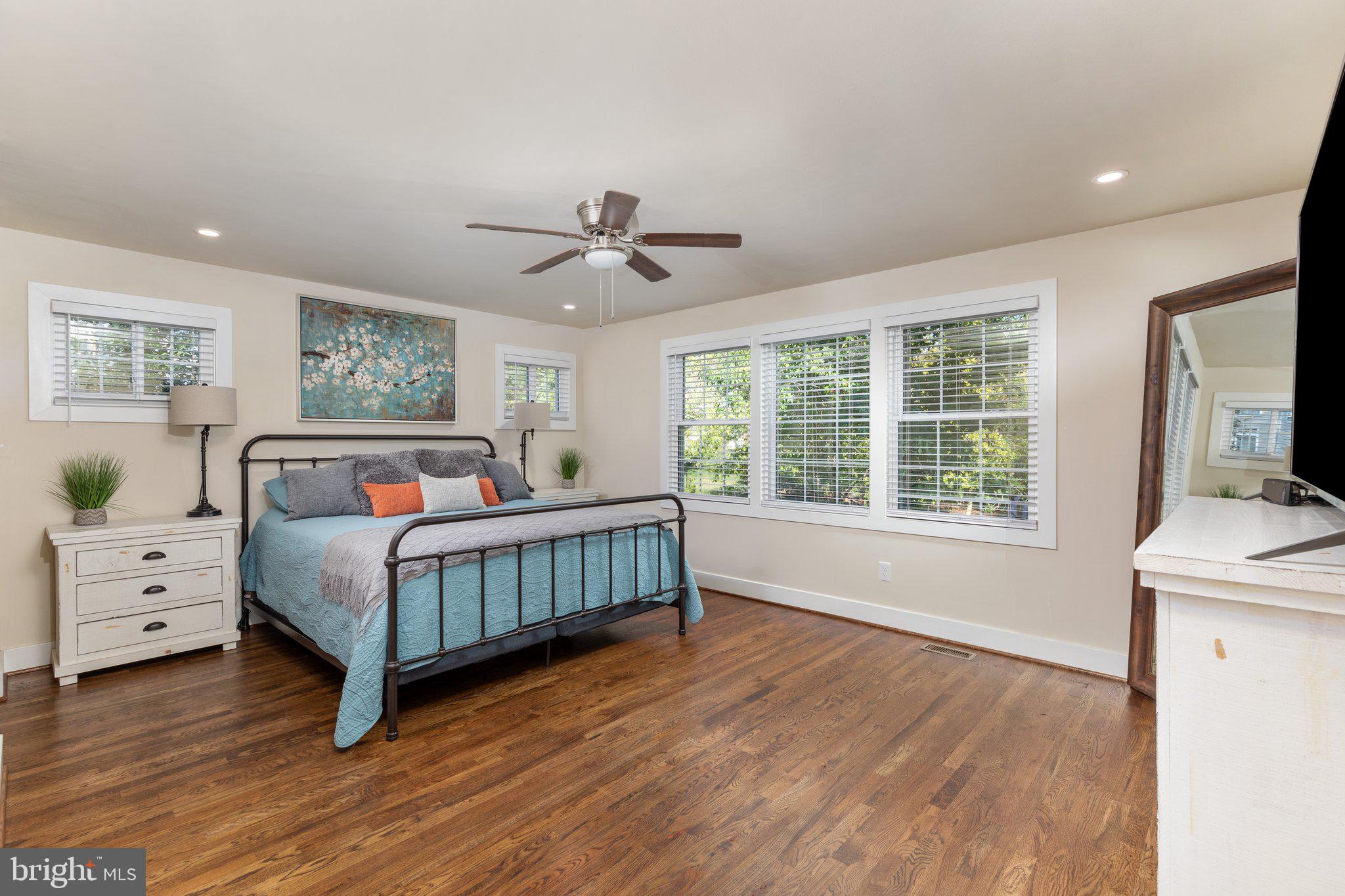 WOODLEY HILLS - Residential
