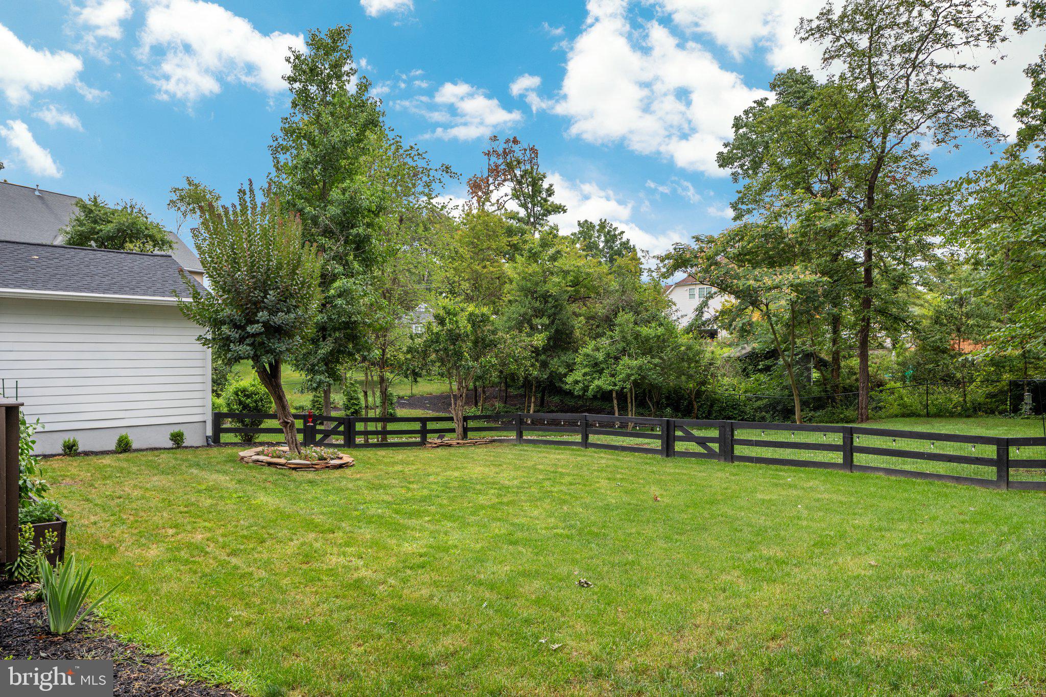 WOODLEY HILLS - Residential