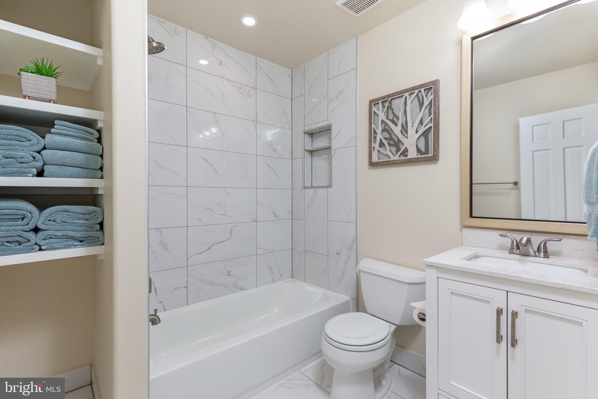 WOODLEY HILLS - Residential