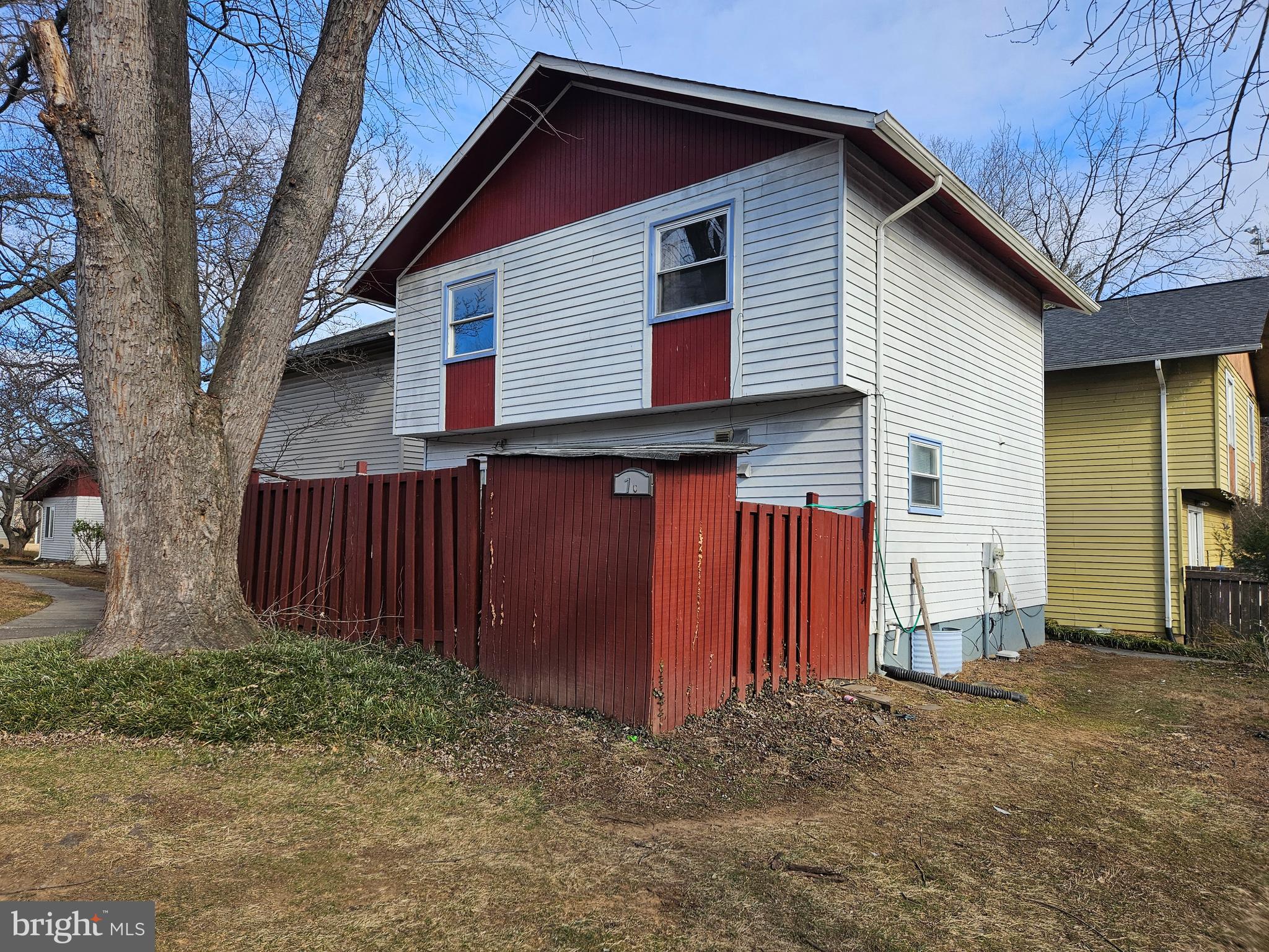 One of the biggest townhouses in the community,  sold as is. Roof changed in 2023. Washer and drier bought in 2025