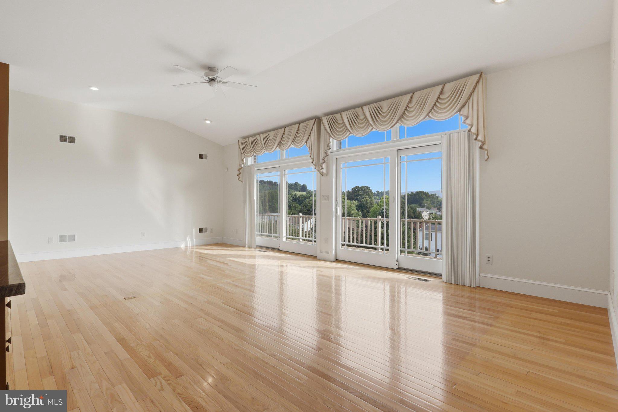 MOUNTAIN VIEW TERRACE - Residential