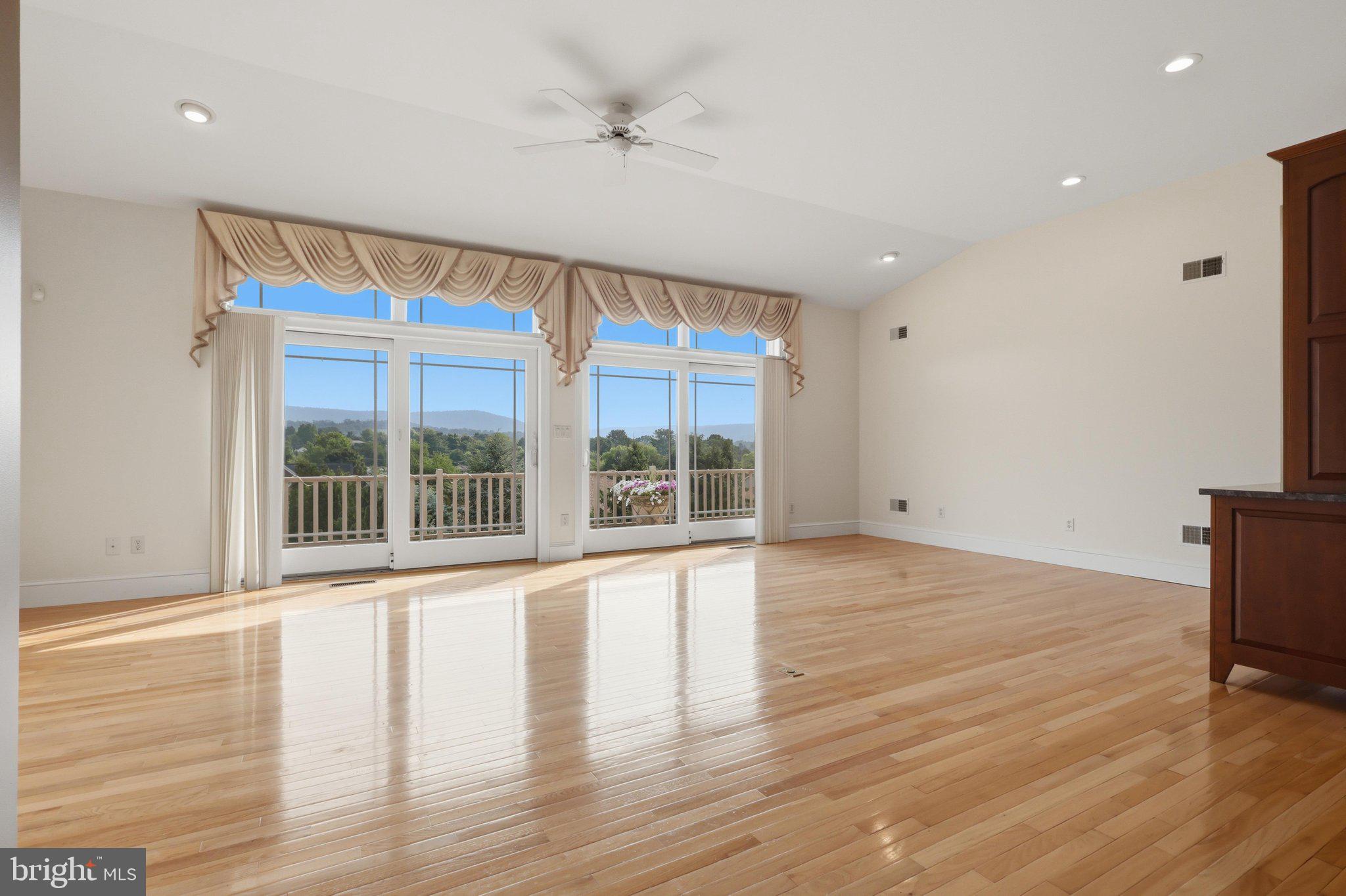 MOUNTAIN VIEW TERRACE - Residential