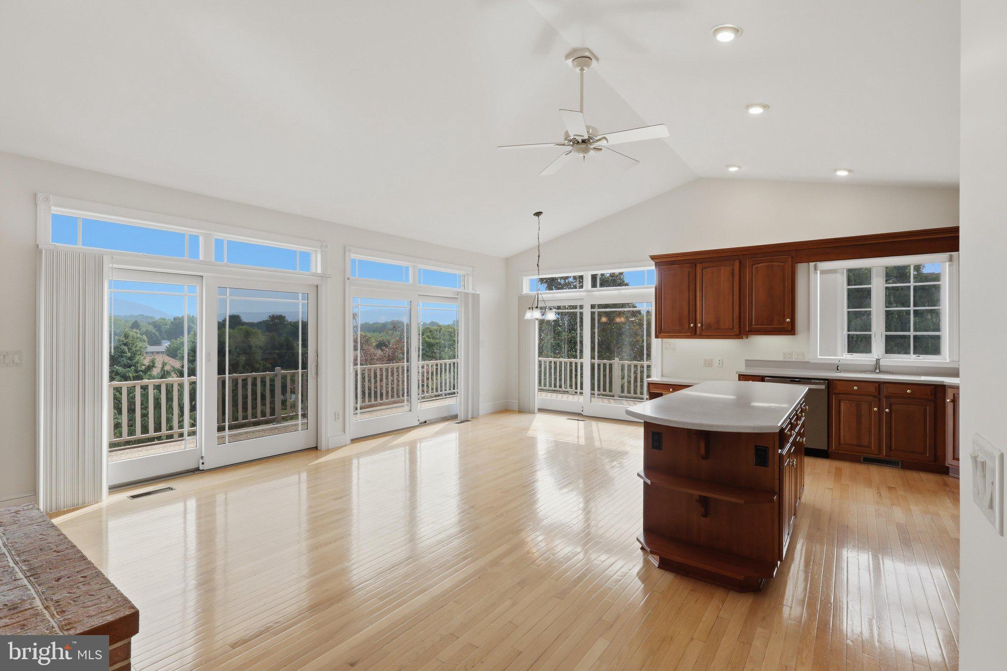 MOUNTAIN VIEW TERRACE - Residential