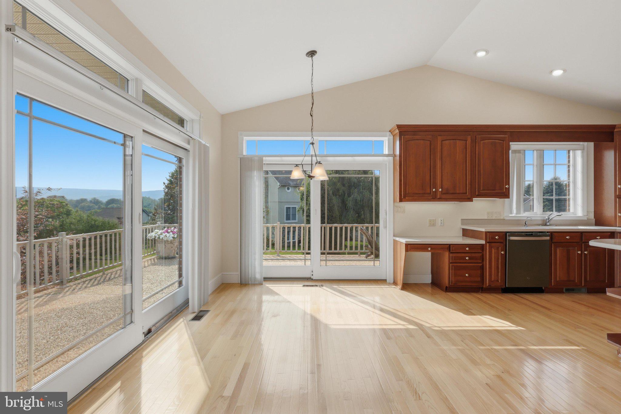 MOUNTAIN VIEW TERRACE - Residential