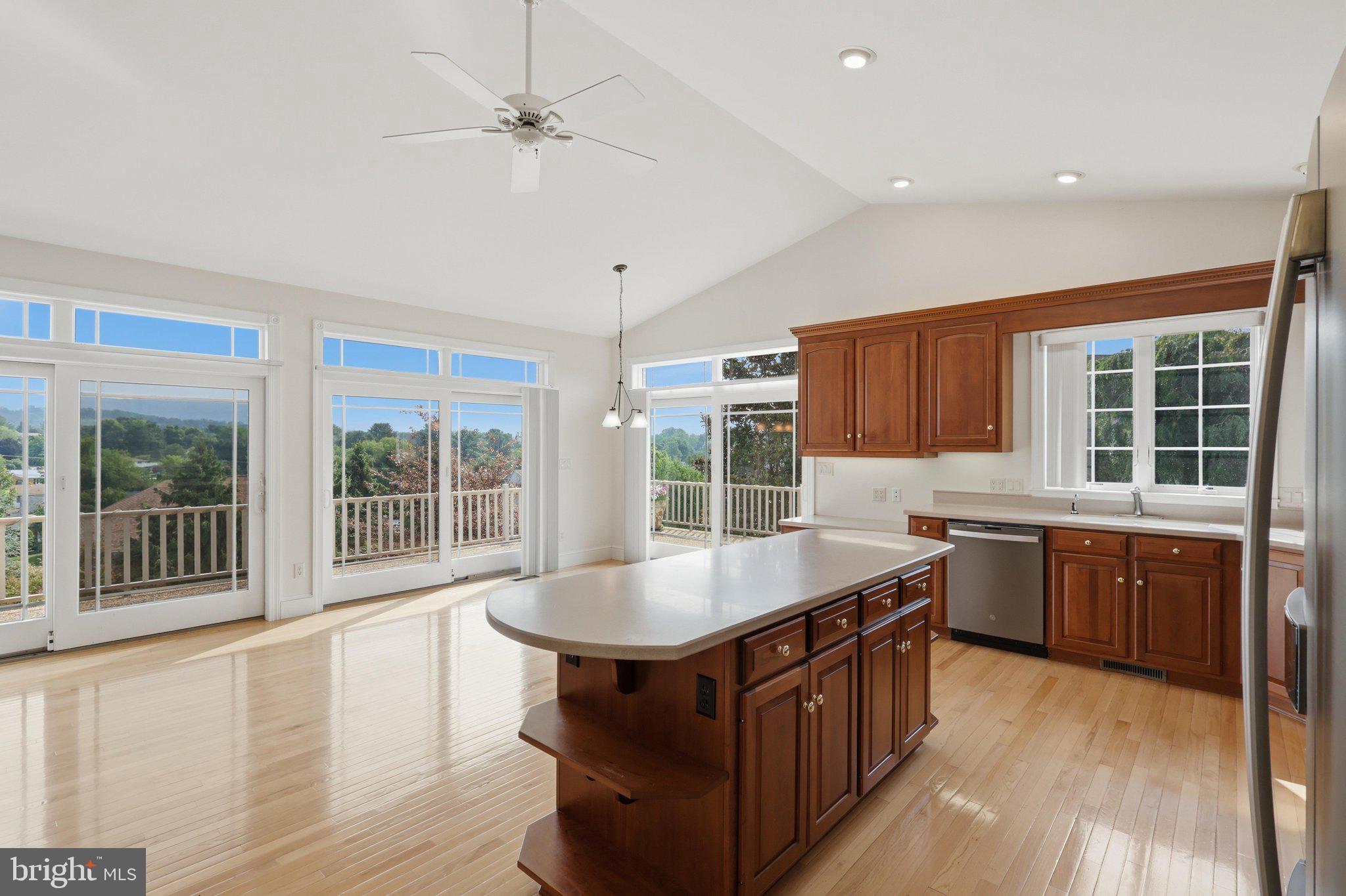 MOUNTAIN VIEW TERRACE - Residential