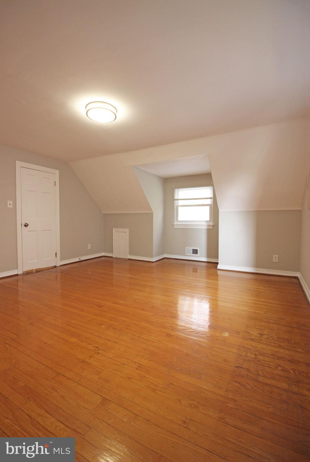 OAKCREST - Residential Lease