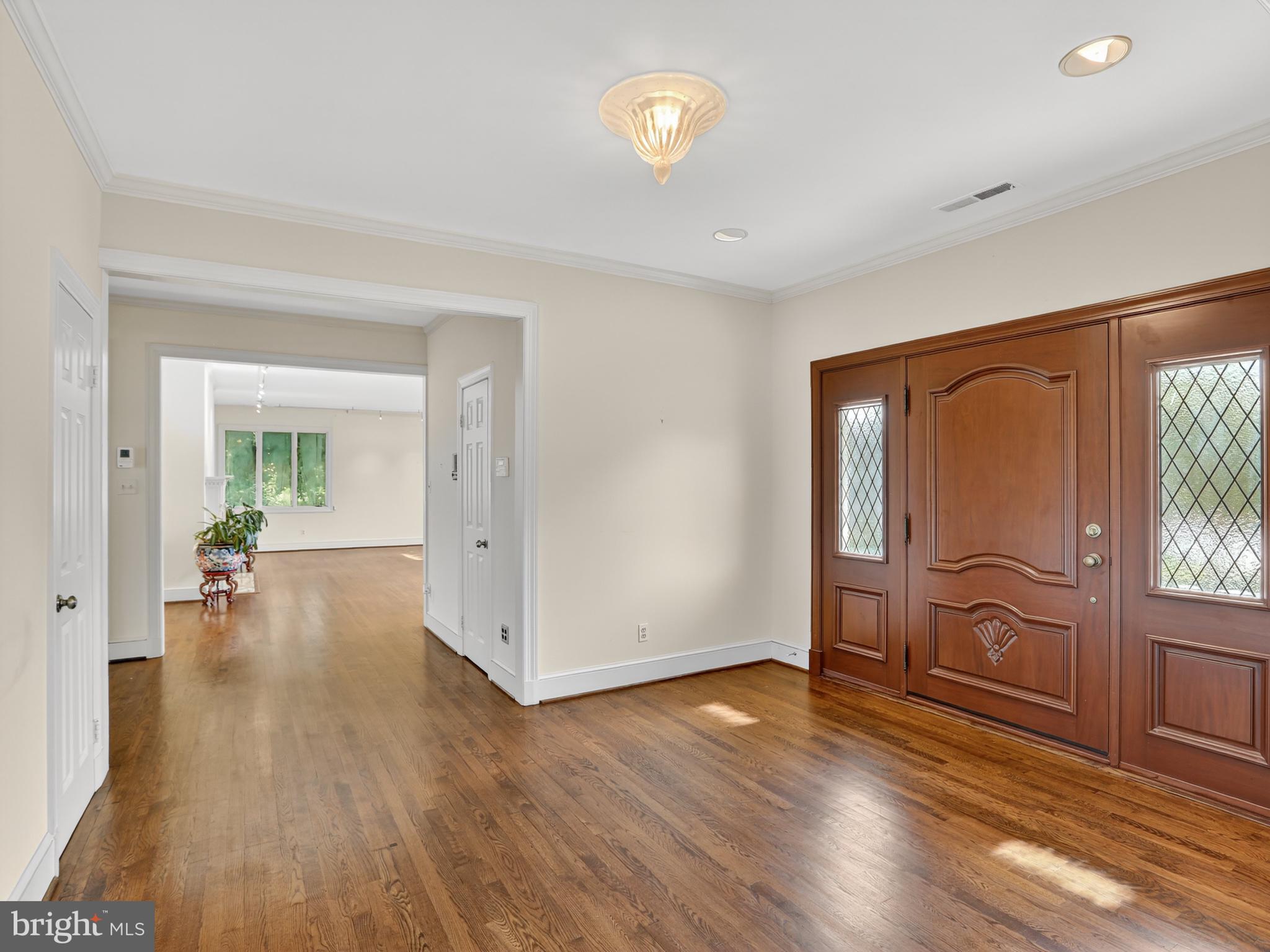 LYNWOOD - Residential
