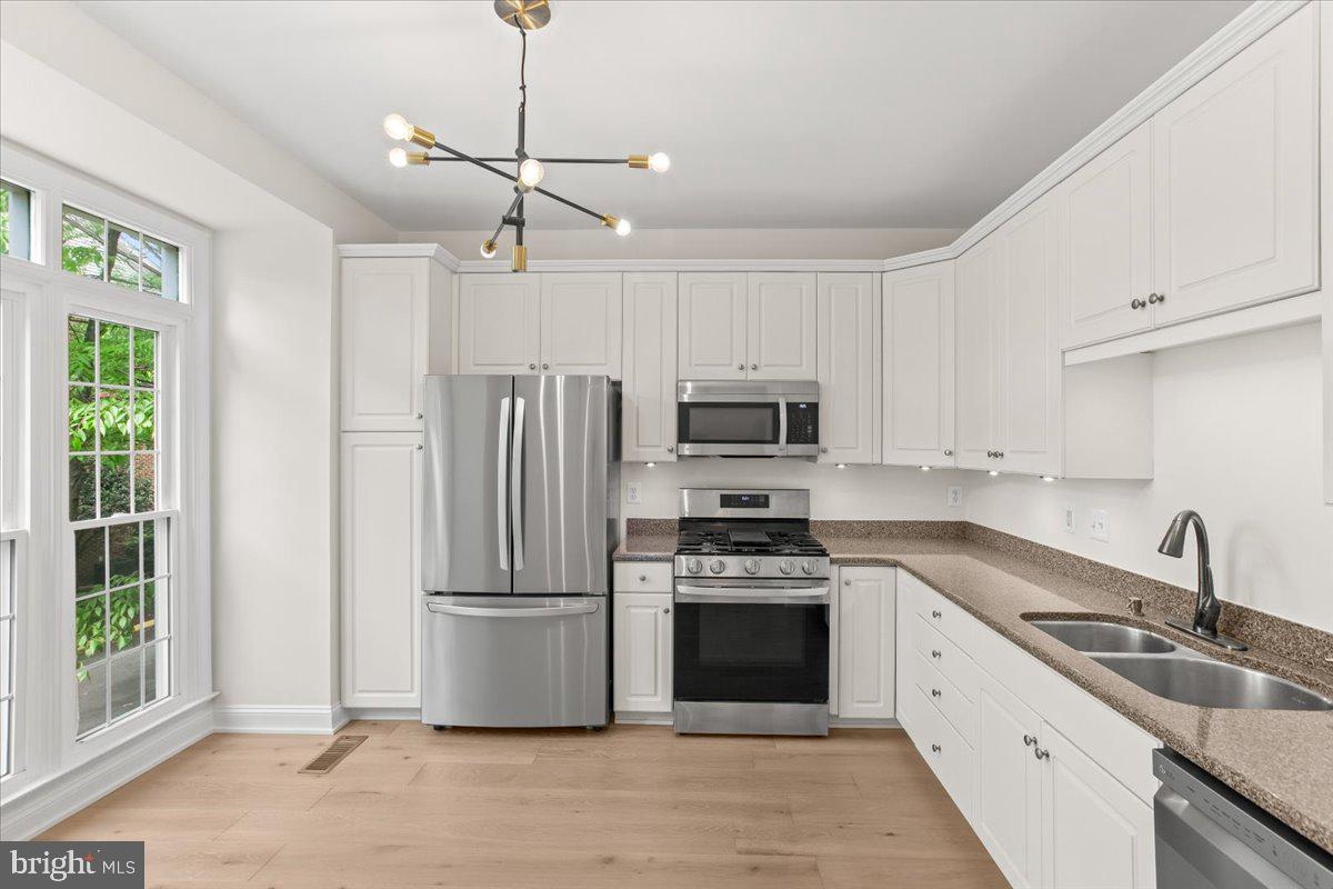 CHANCERY SQUARE - Residential