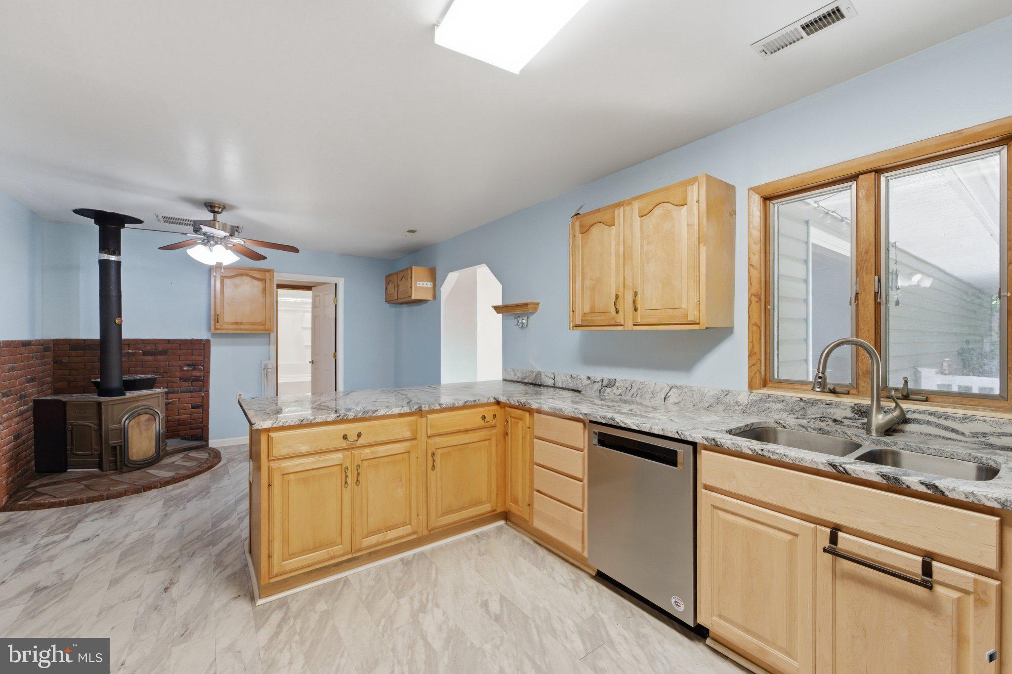 TOWN CREEK MANOR - Residential