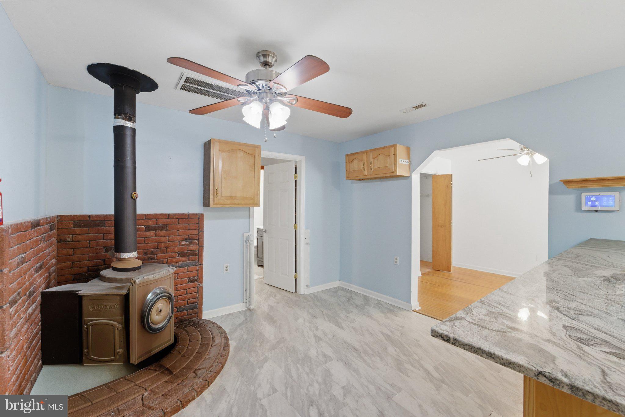 TOWN CREEK MANOR - Residential