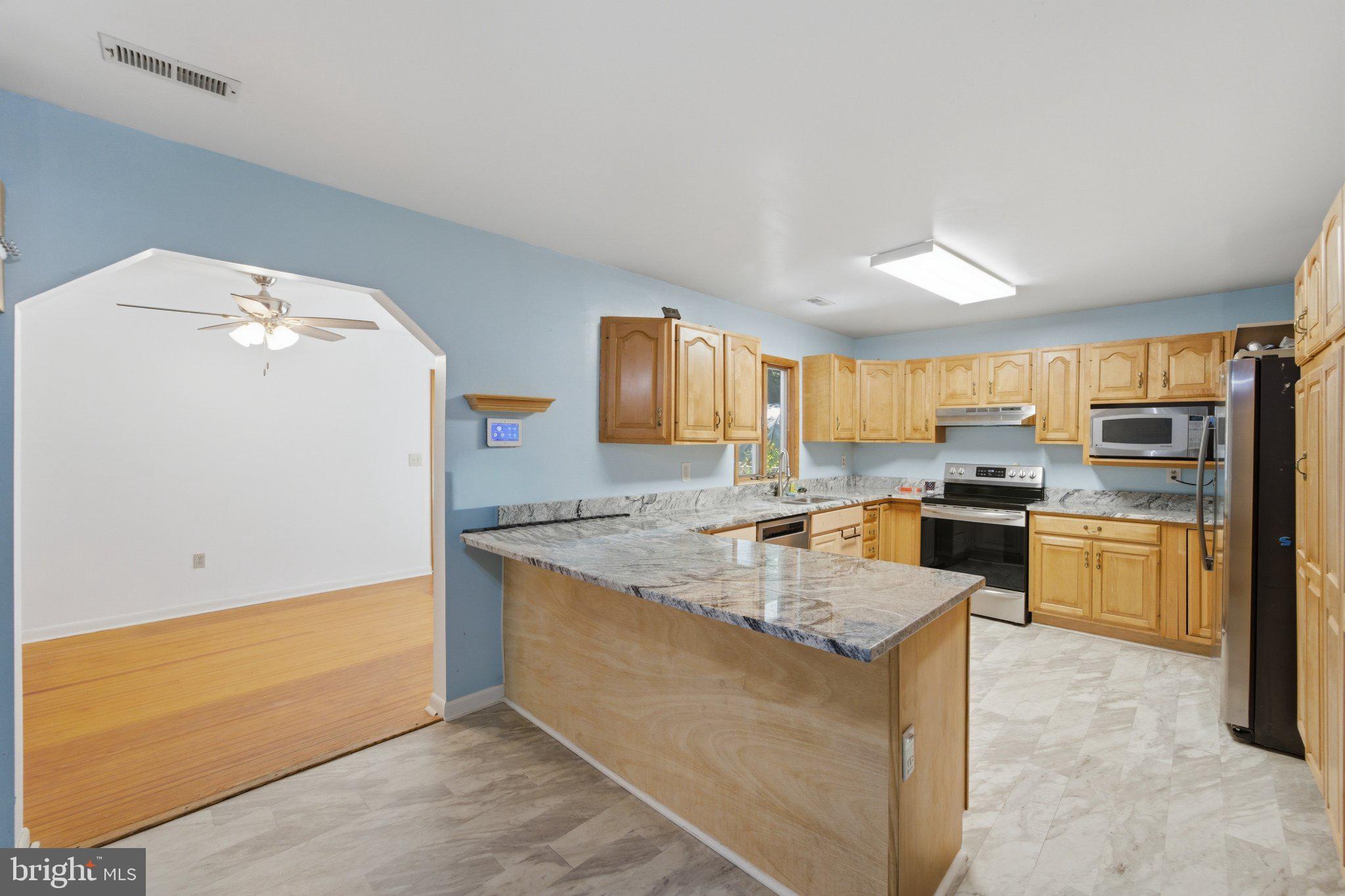 TOWN CREEK MANOR - Residential