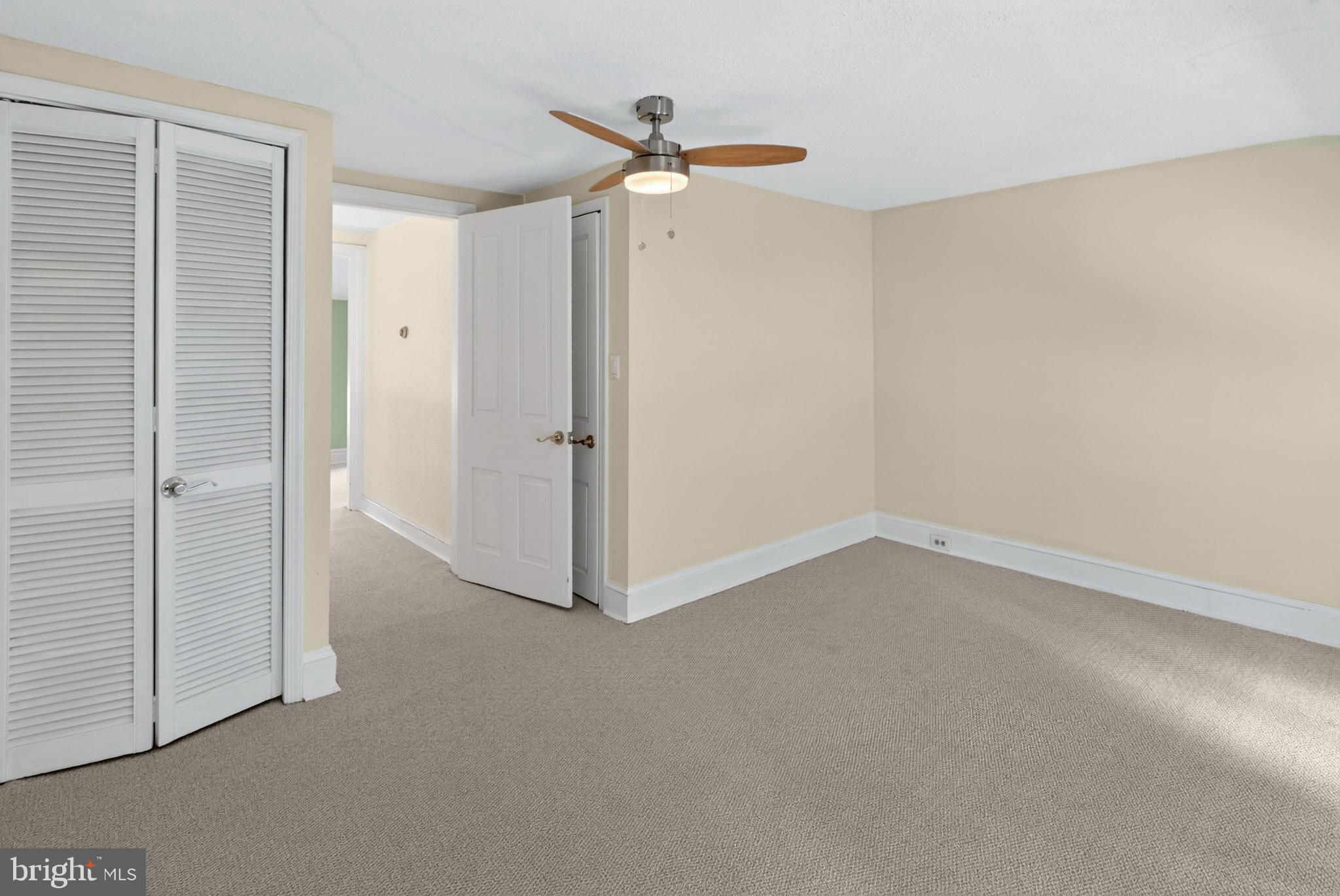 SPRING MILL - Residential