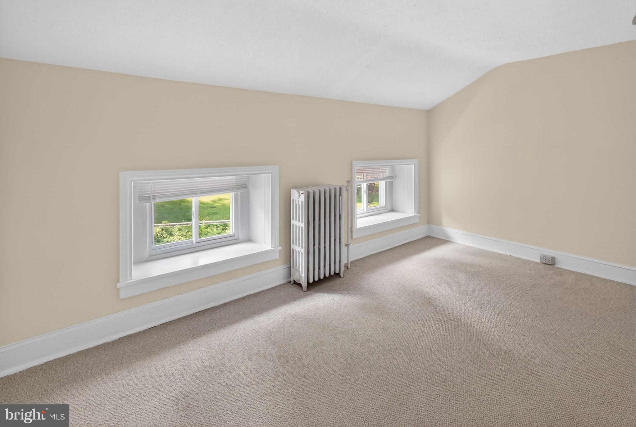 SPRING MILL - Residential