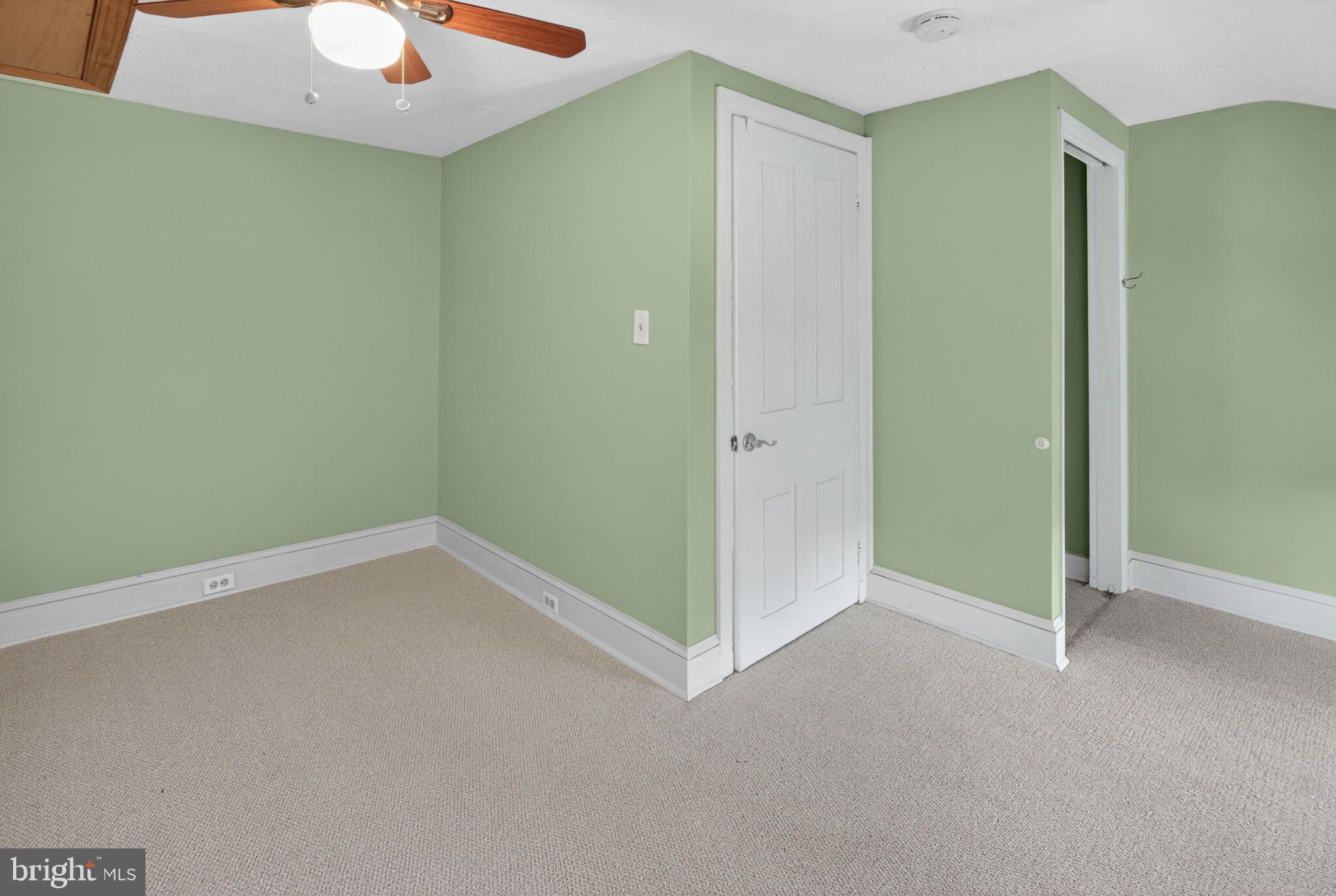 SPRING MILL - Residential