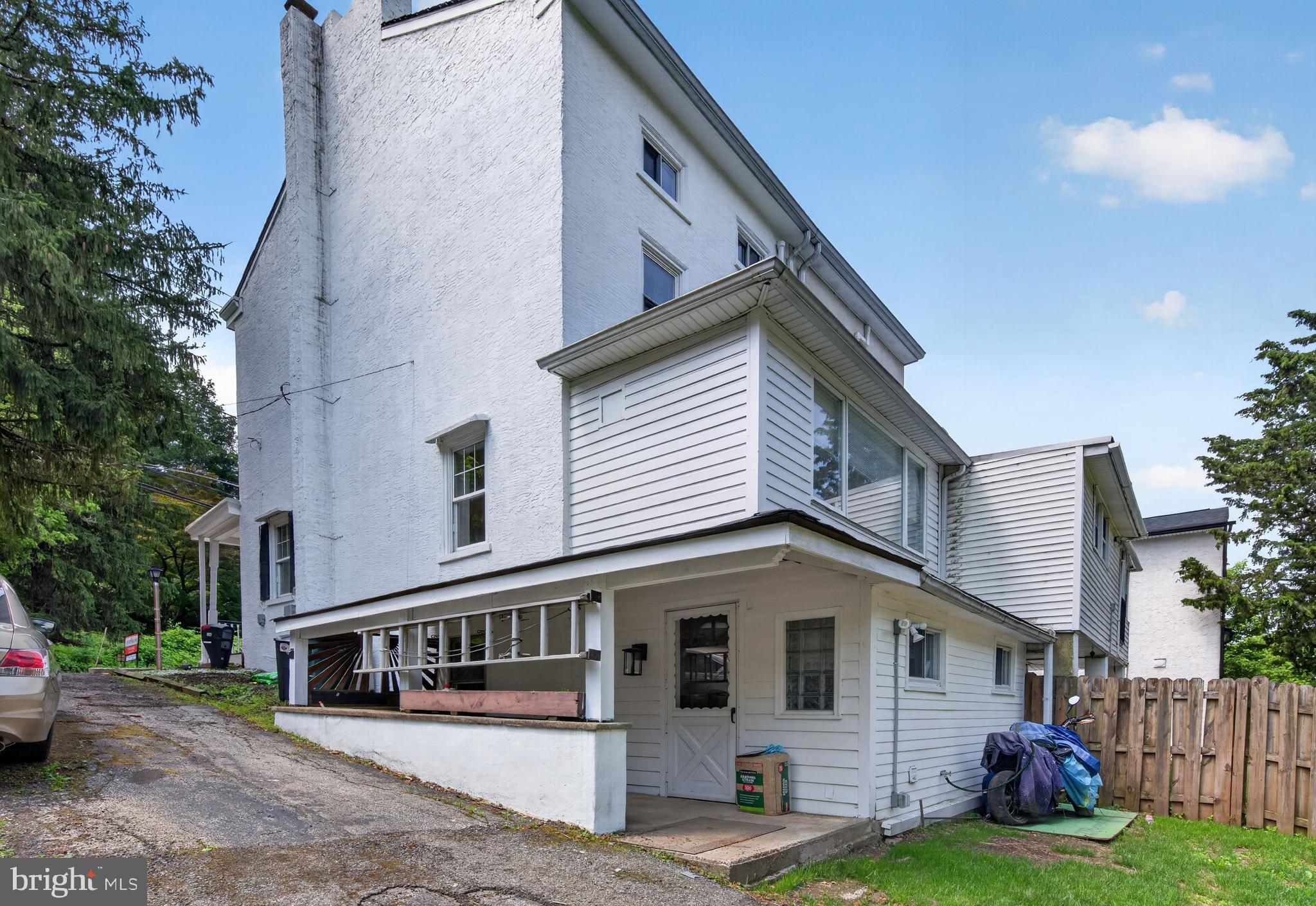 SPRING MILL - Residential