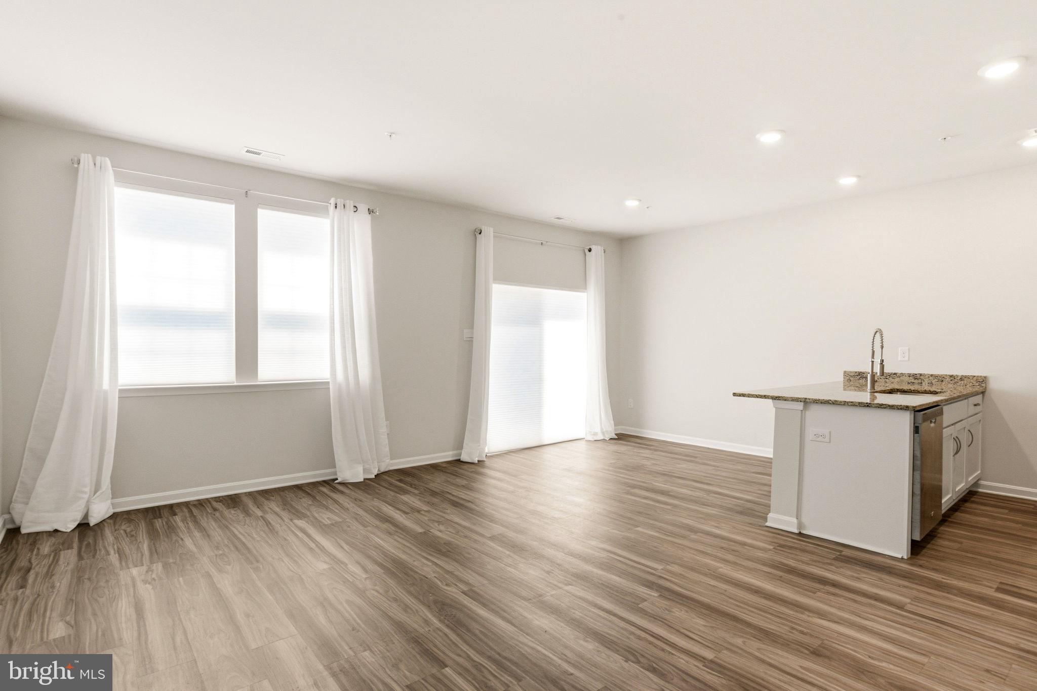 LOCUST RUN - Residential