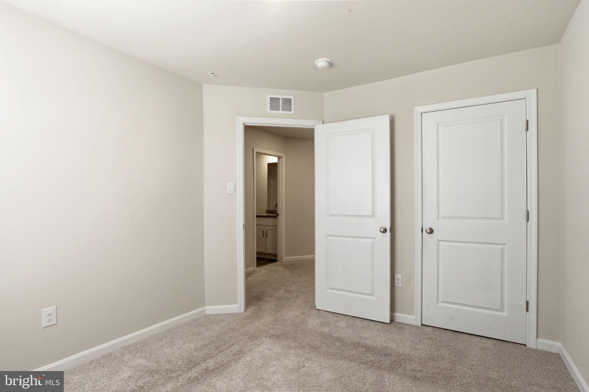 LOCUST RUN - Residential