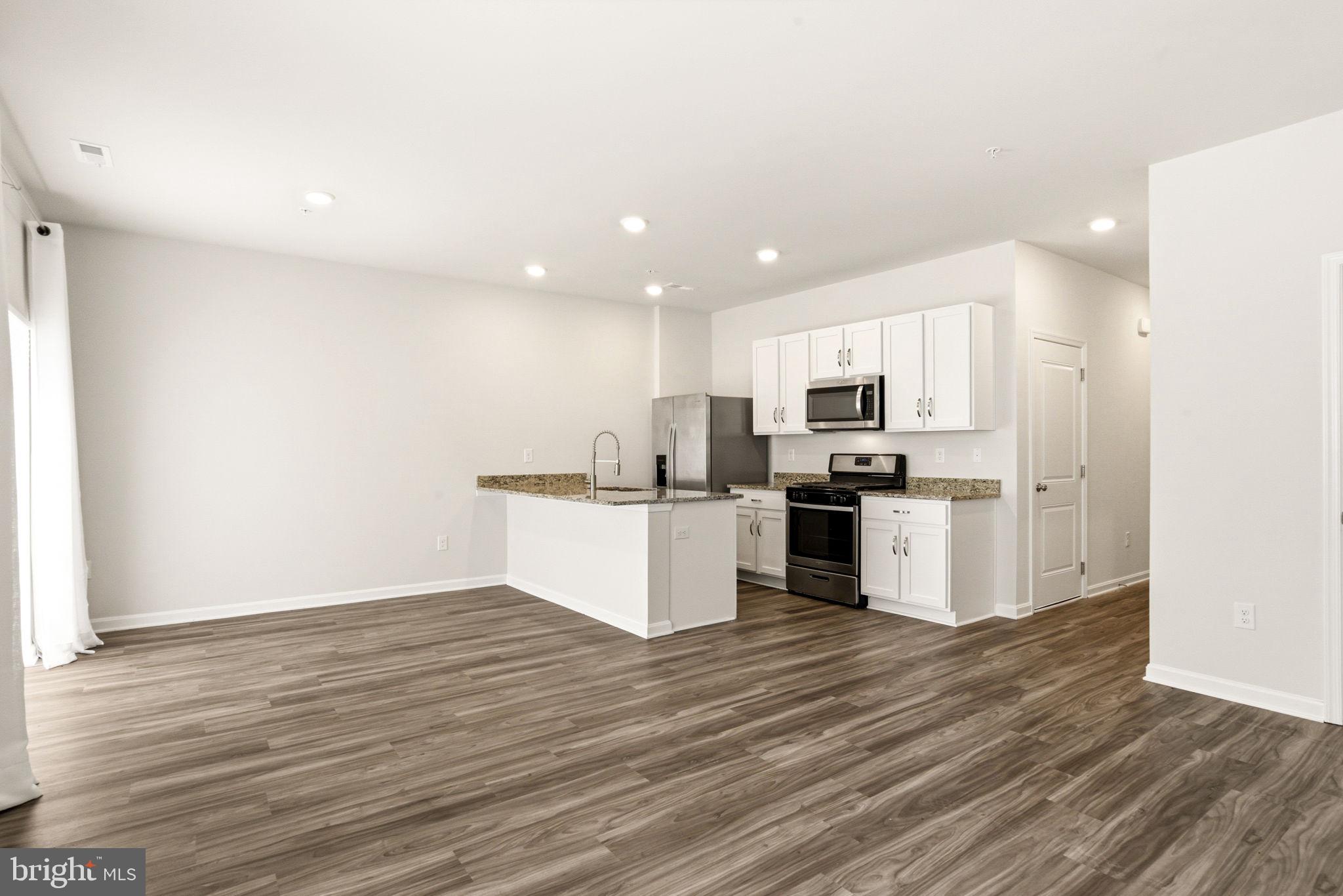 LOCUST RUN - Residential