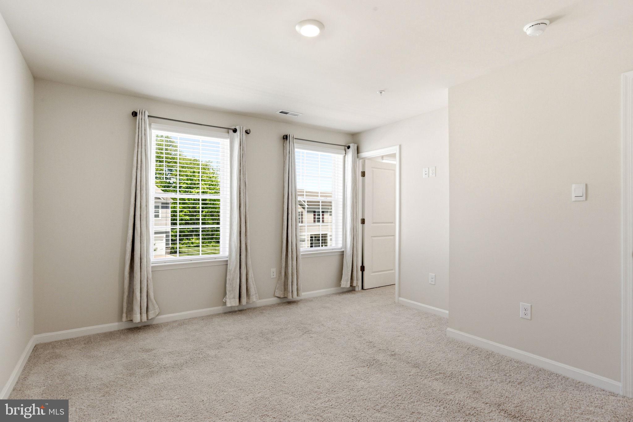 LOCUST RUN - Residential