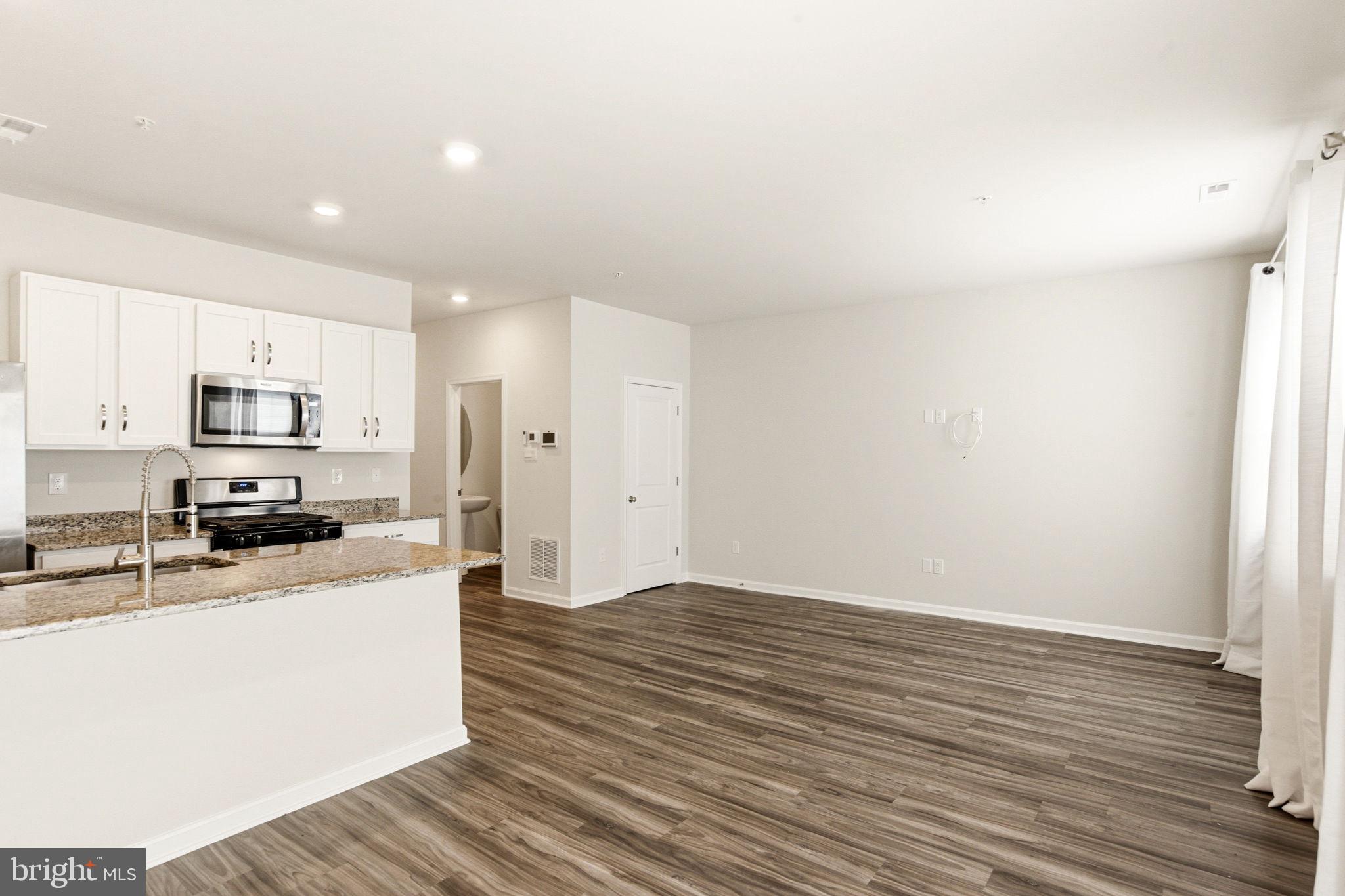 LOCUST RUN - Residential