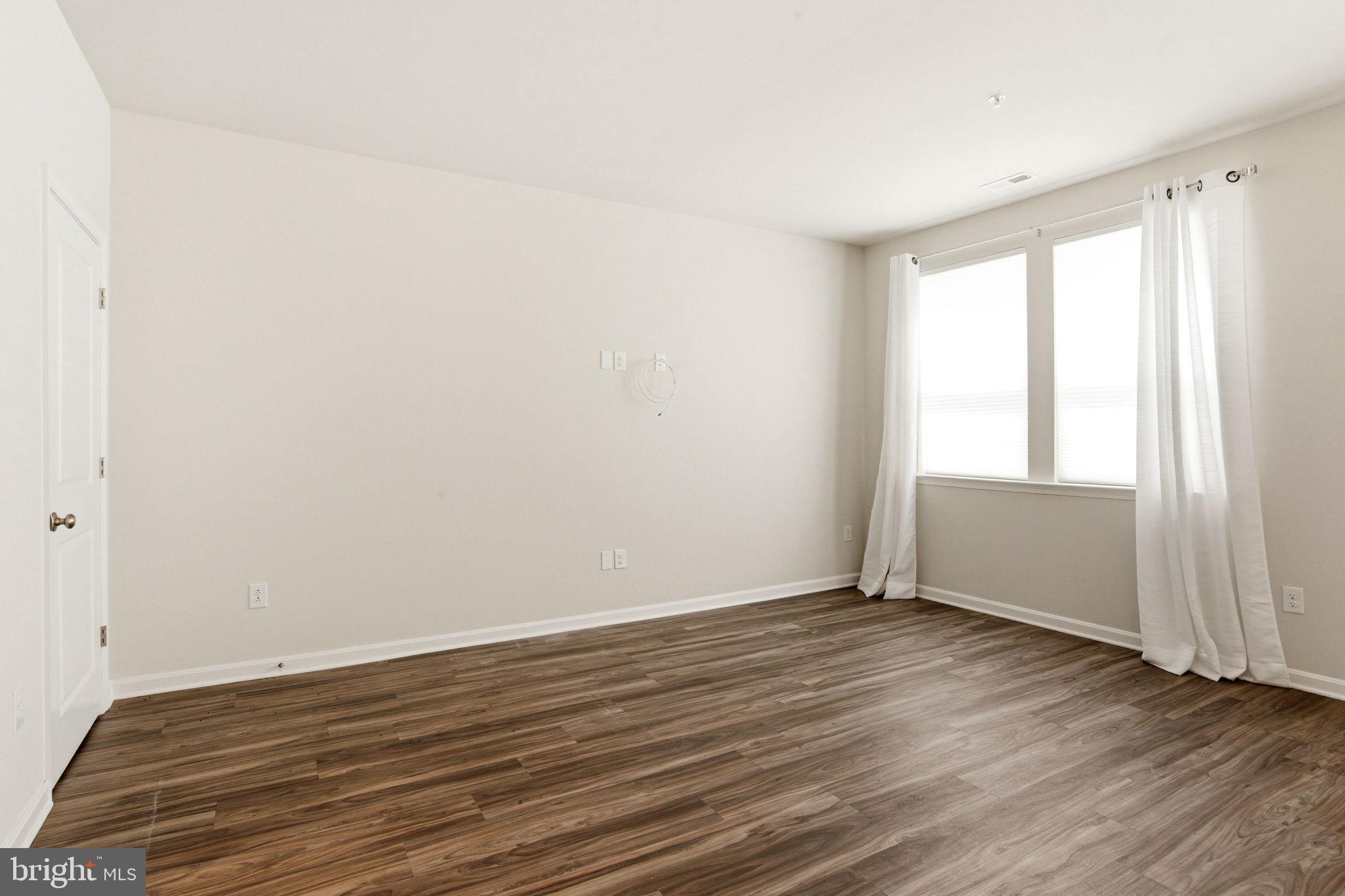 LOCUST RUN - Residential