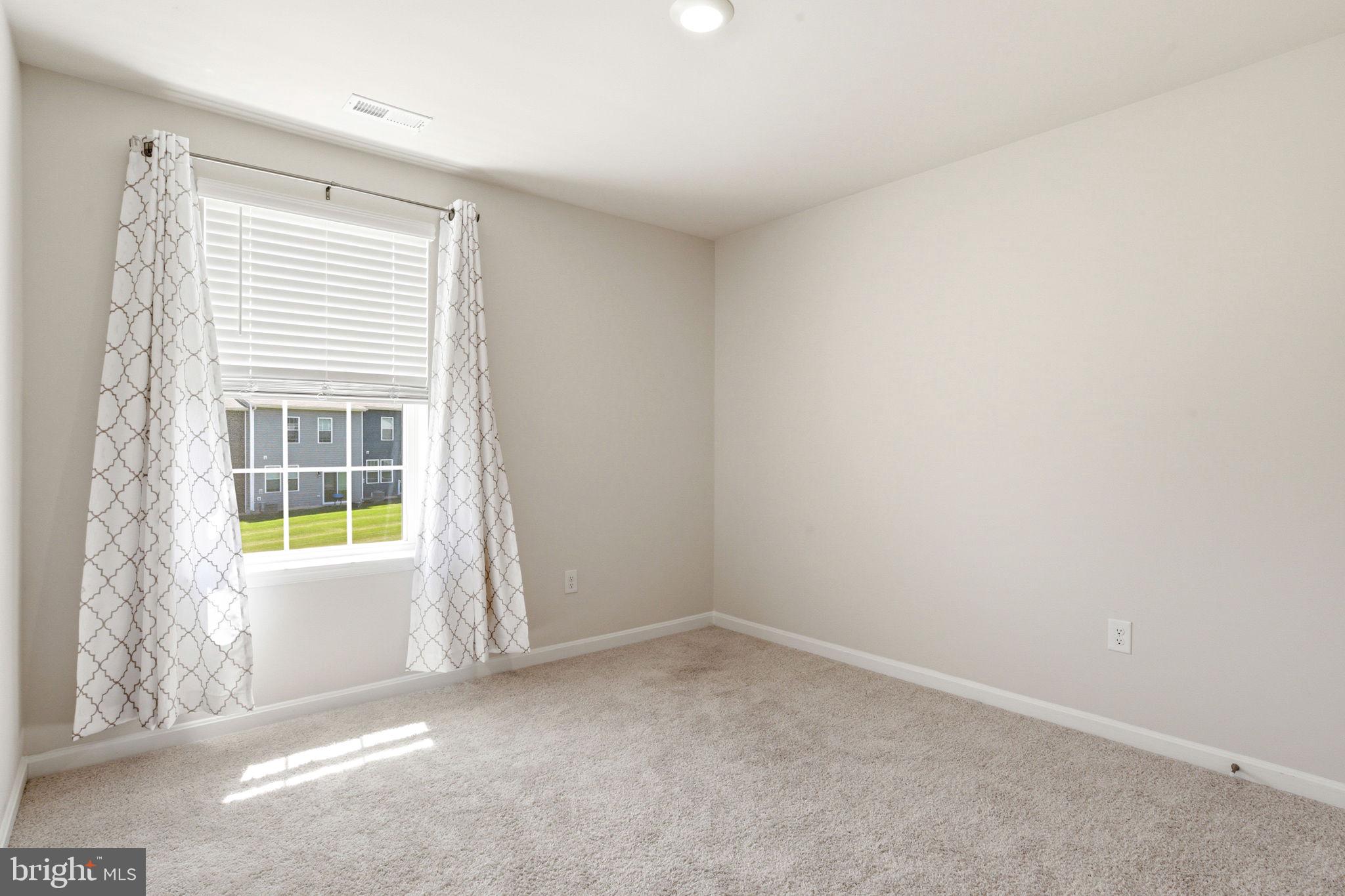 LOCUST RUN - Residential