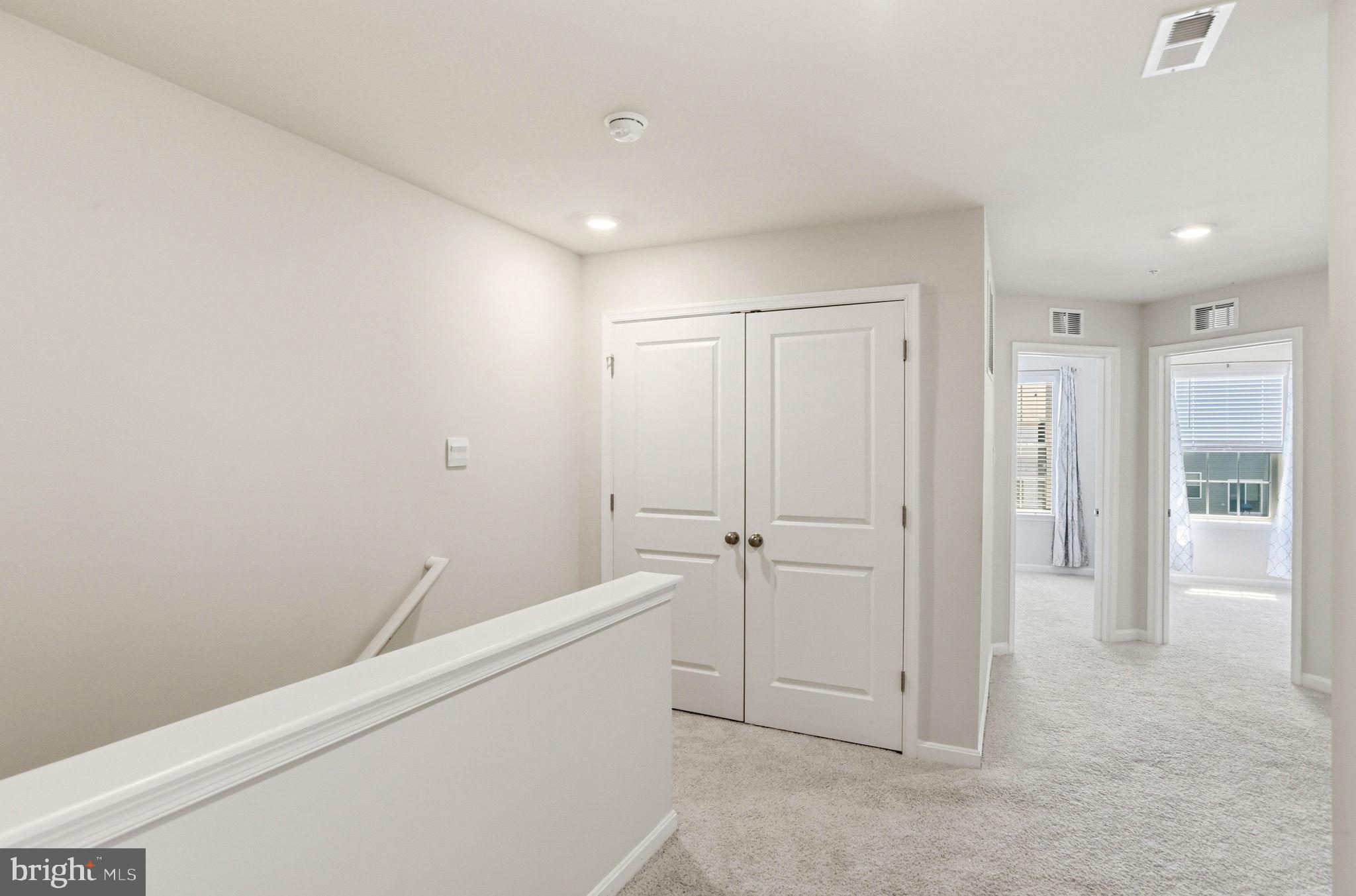 LOCUST RUN - Residential