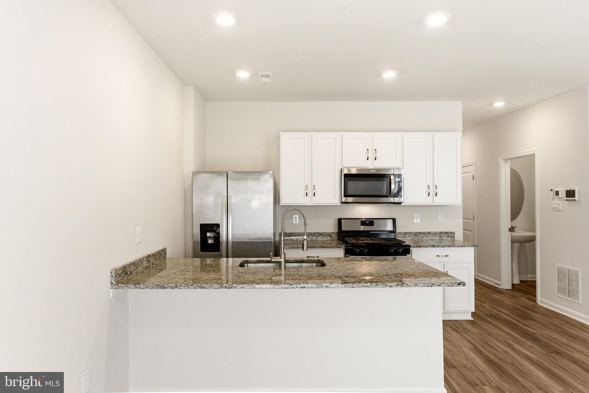 LOCUST RUN - Residential