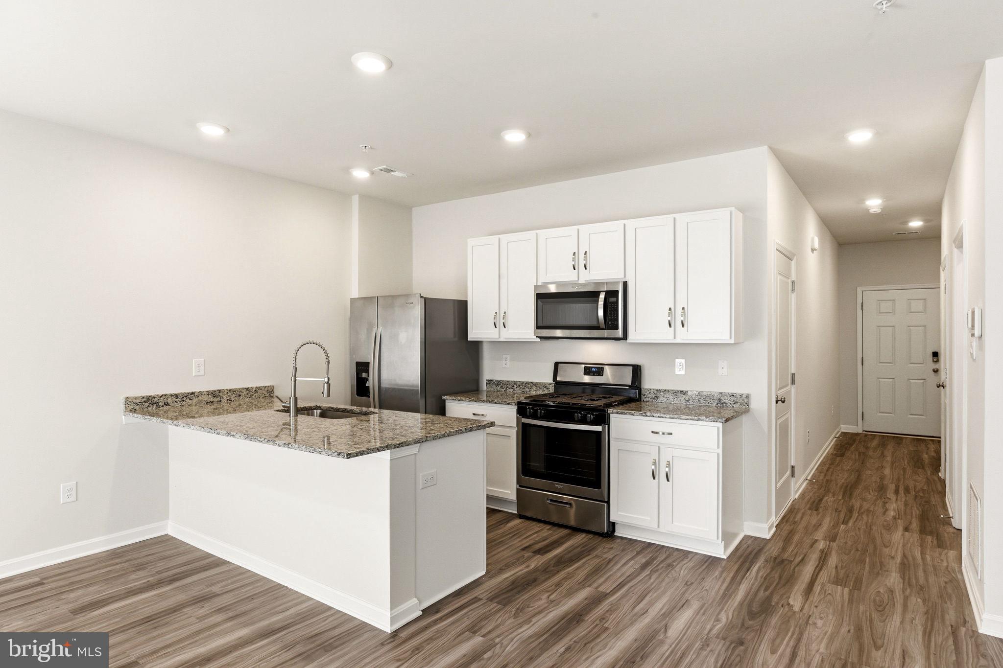 LOCUST RUN - Residential