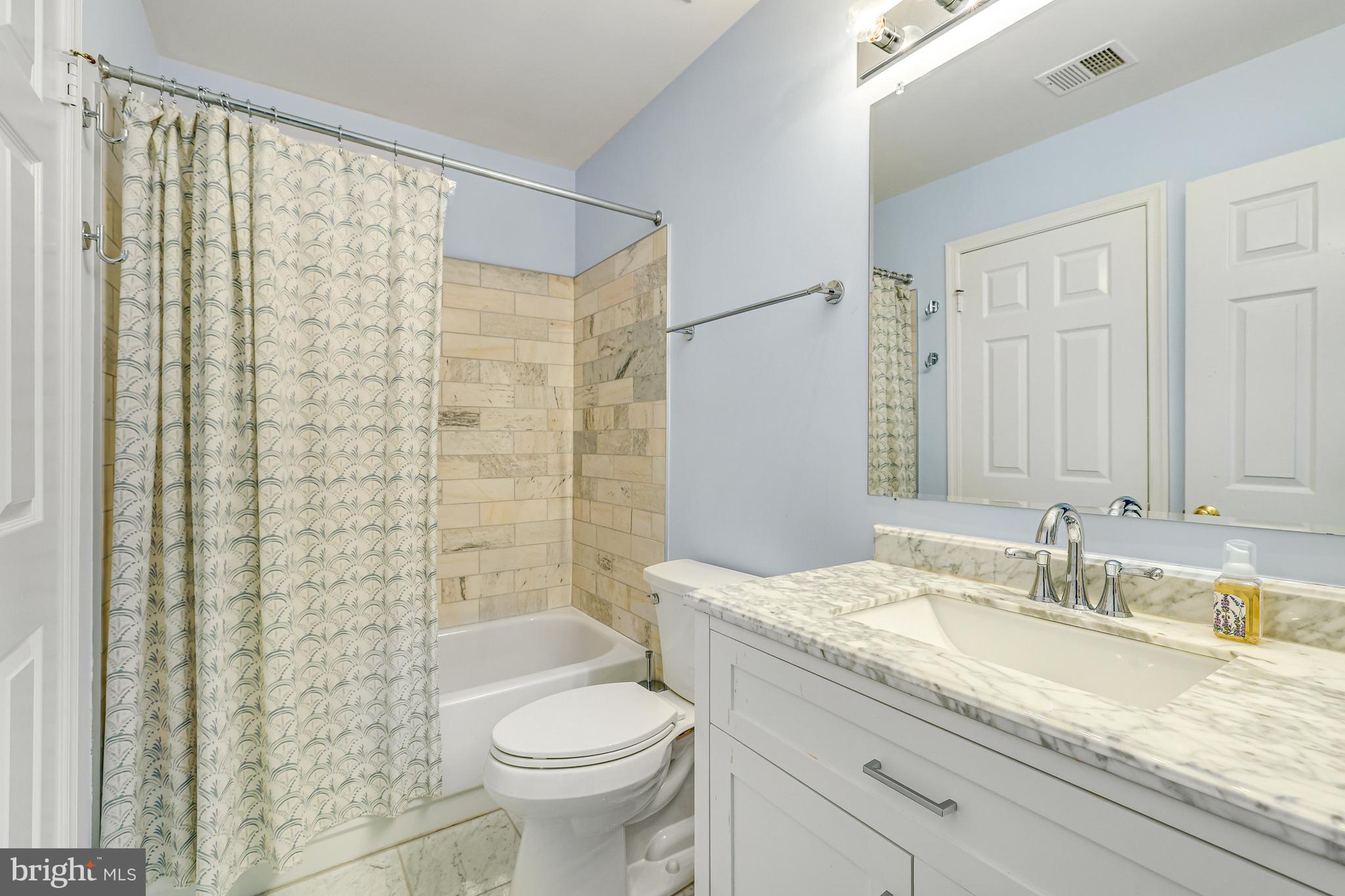 GRAND HAMPTONS - Residential