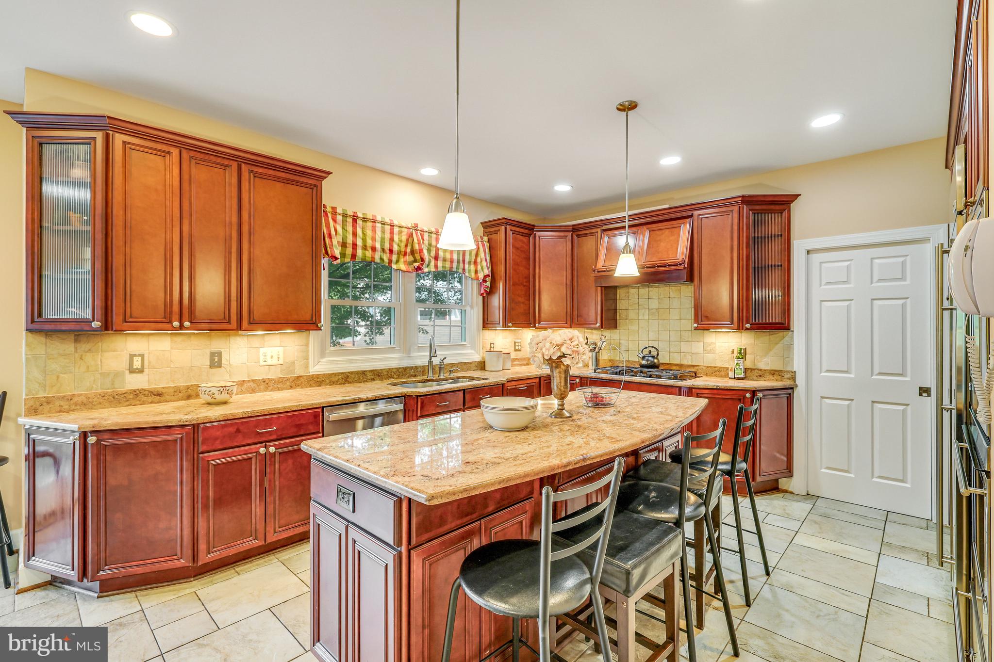 GRAND HAMPTONS - Residential