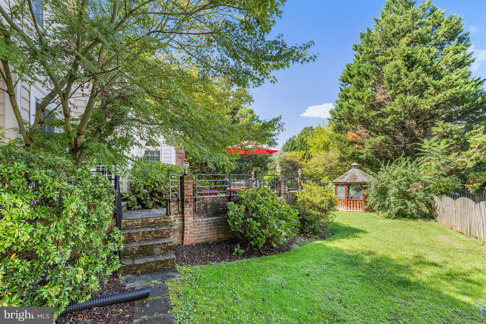 GRAND HAMPTONS - Residential