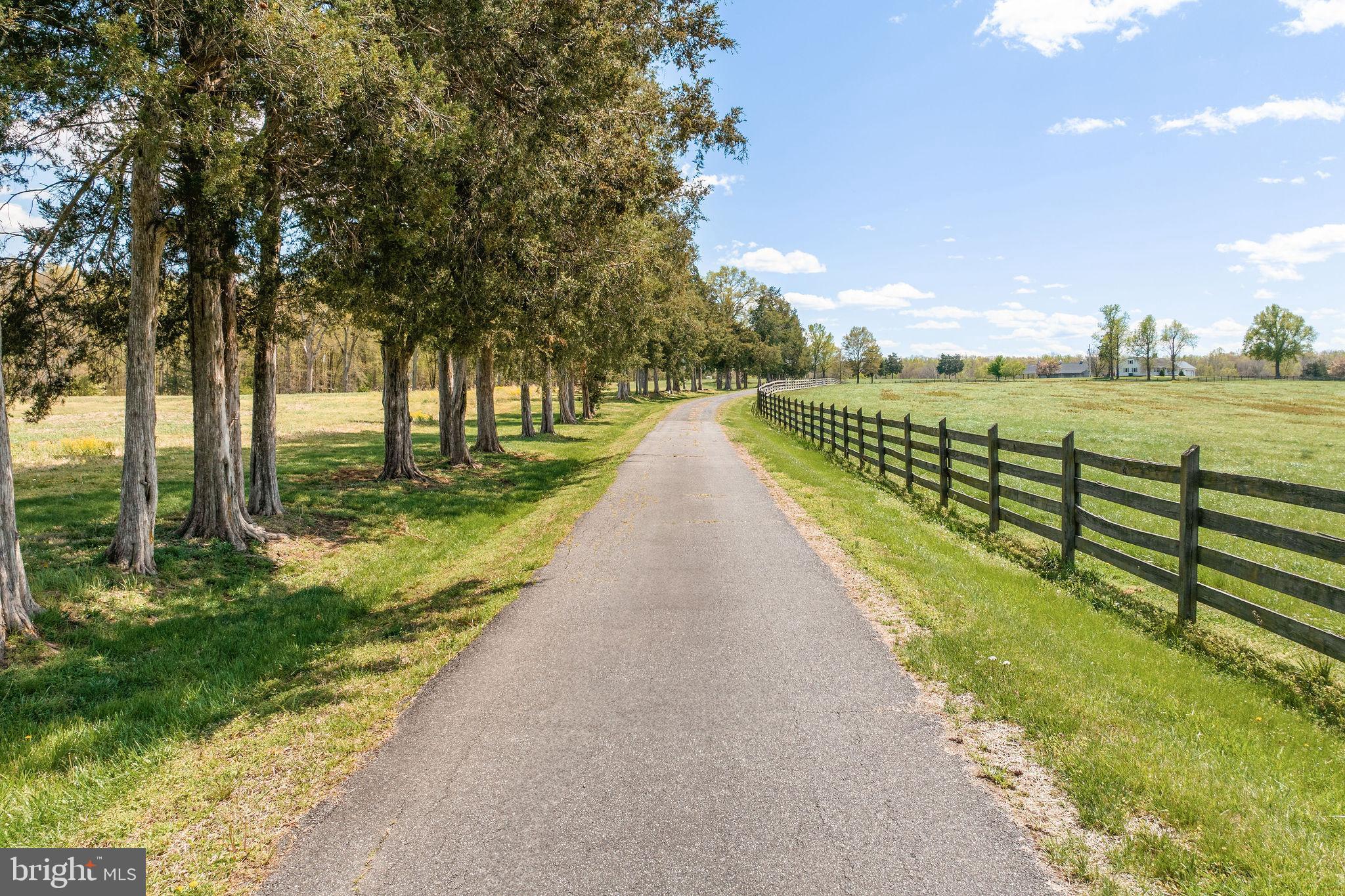 ROCK CASTLE CREEK - Farm