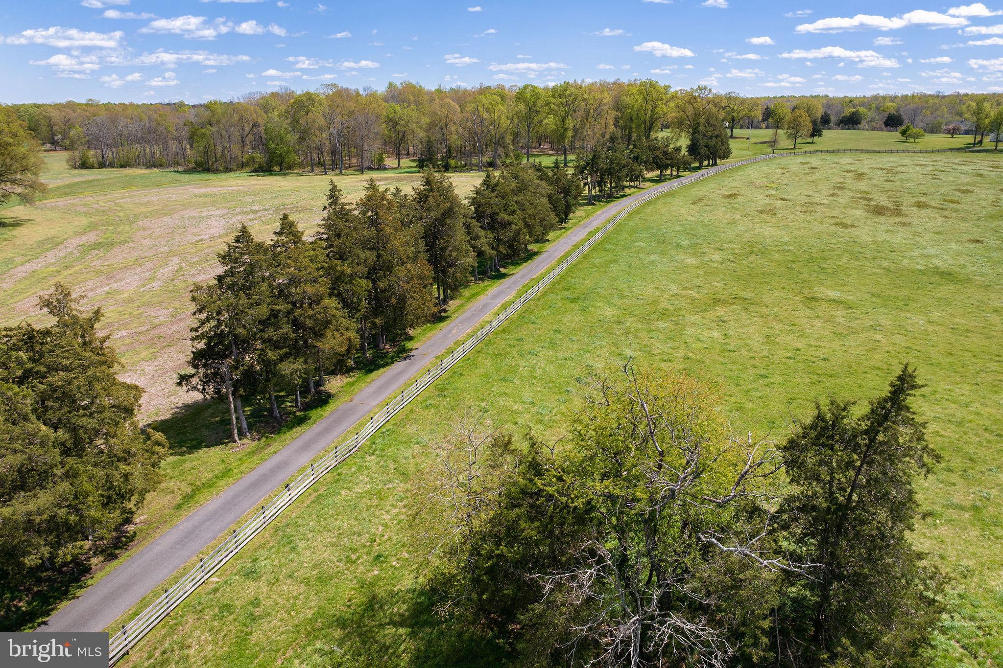 ROCK CASTLE CREEK - Farm