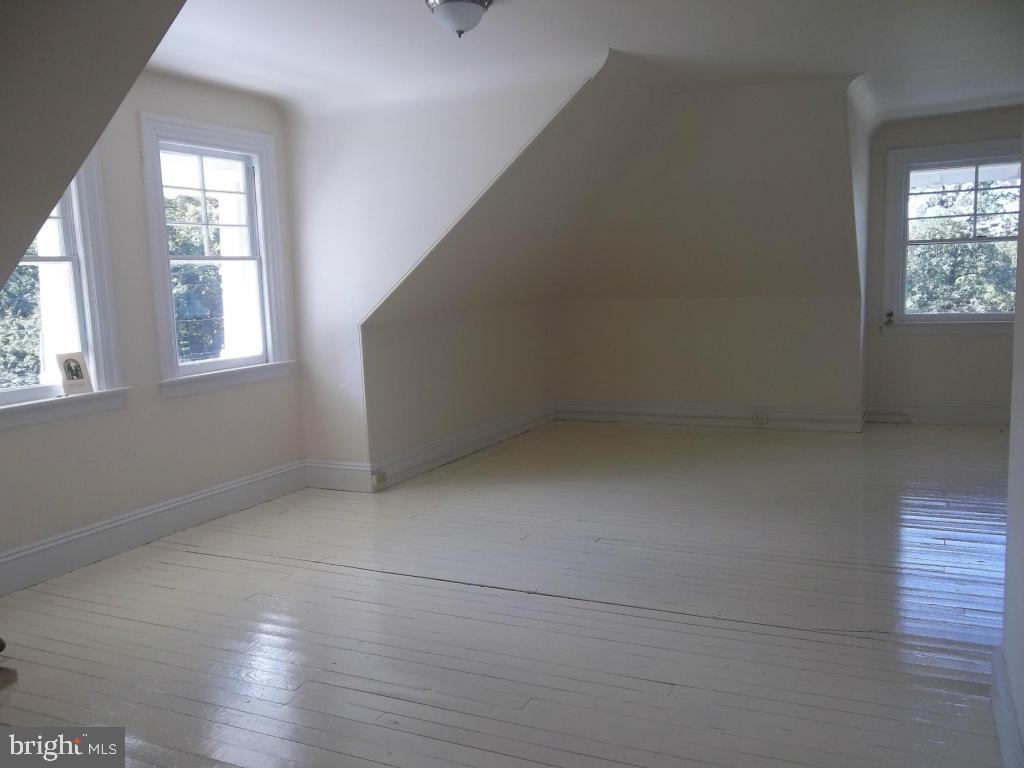 SCHOOL LANE HILLS - Residential