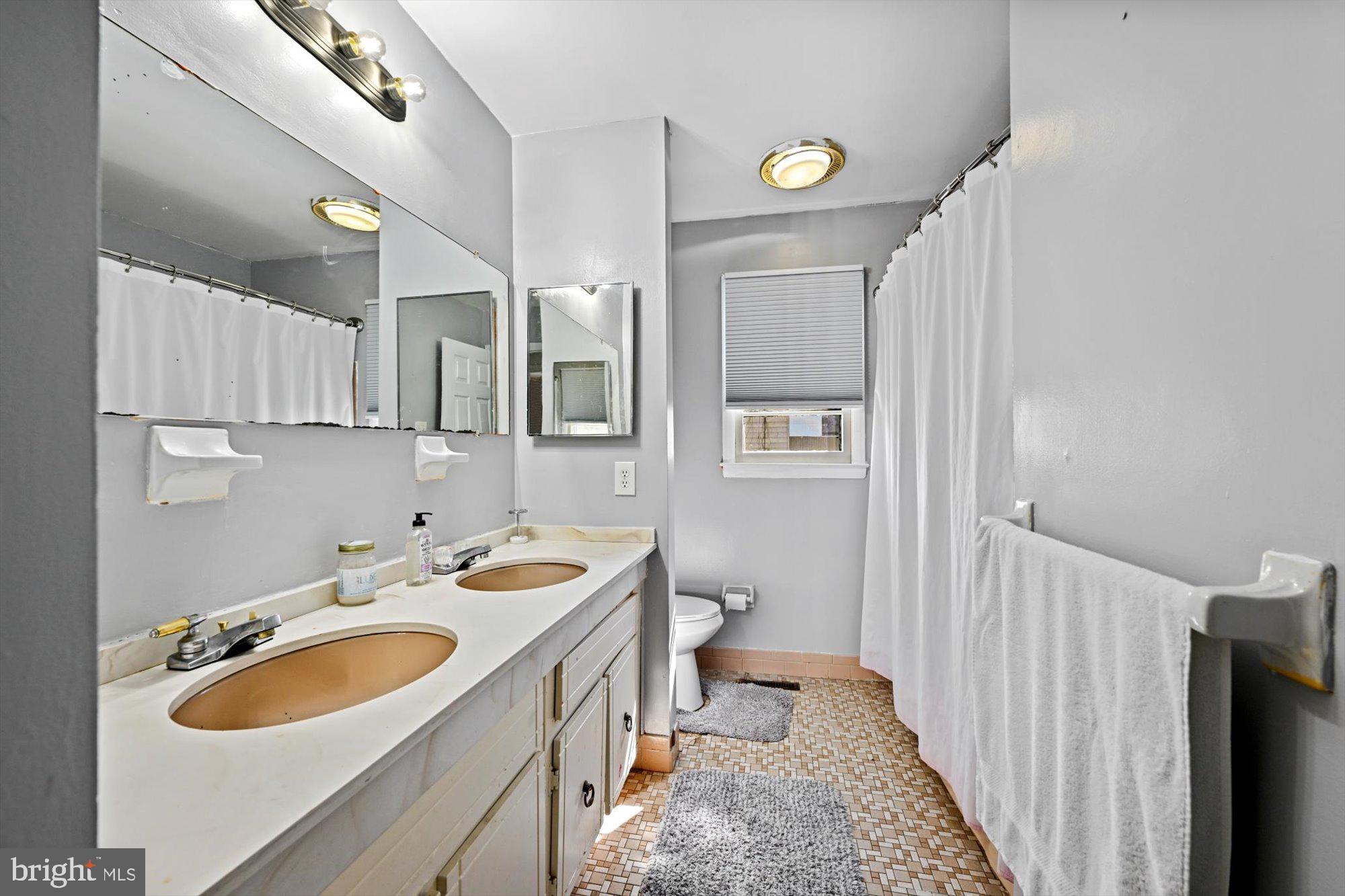 SILVER GATE - Residential