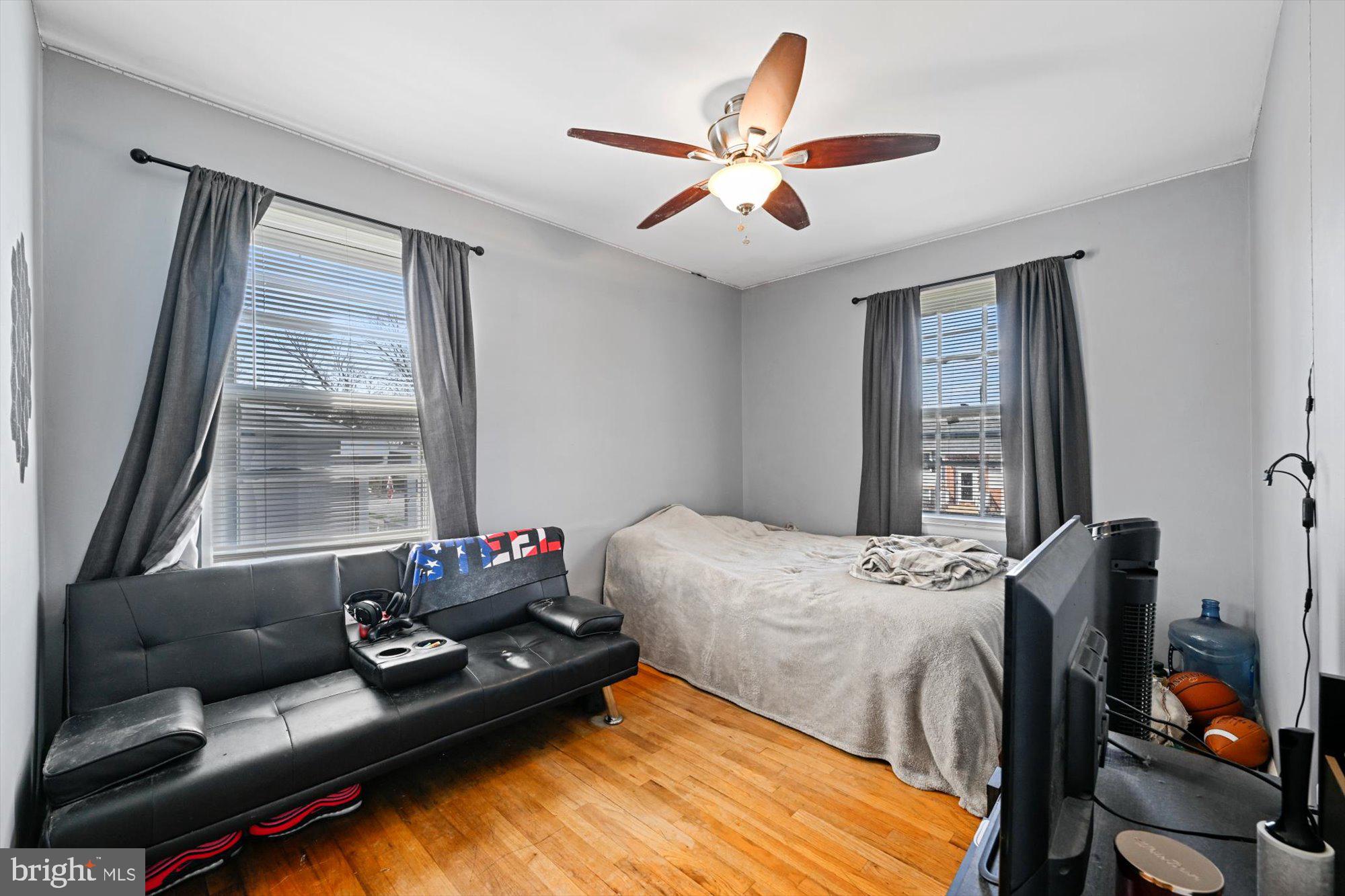 SILVER GATE - Residential