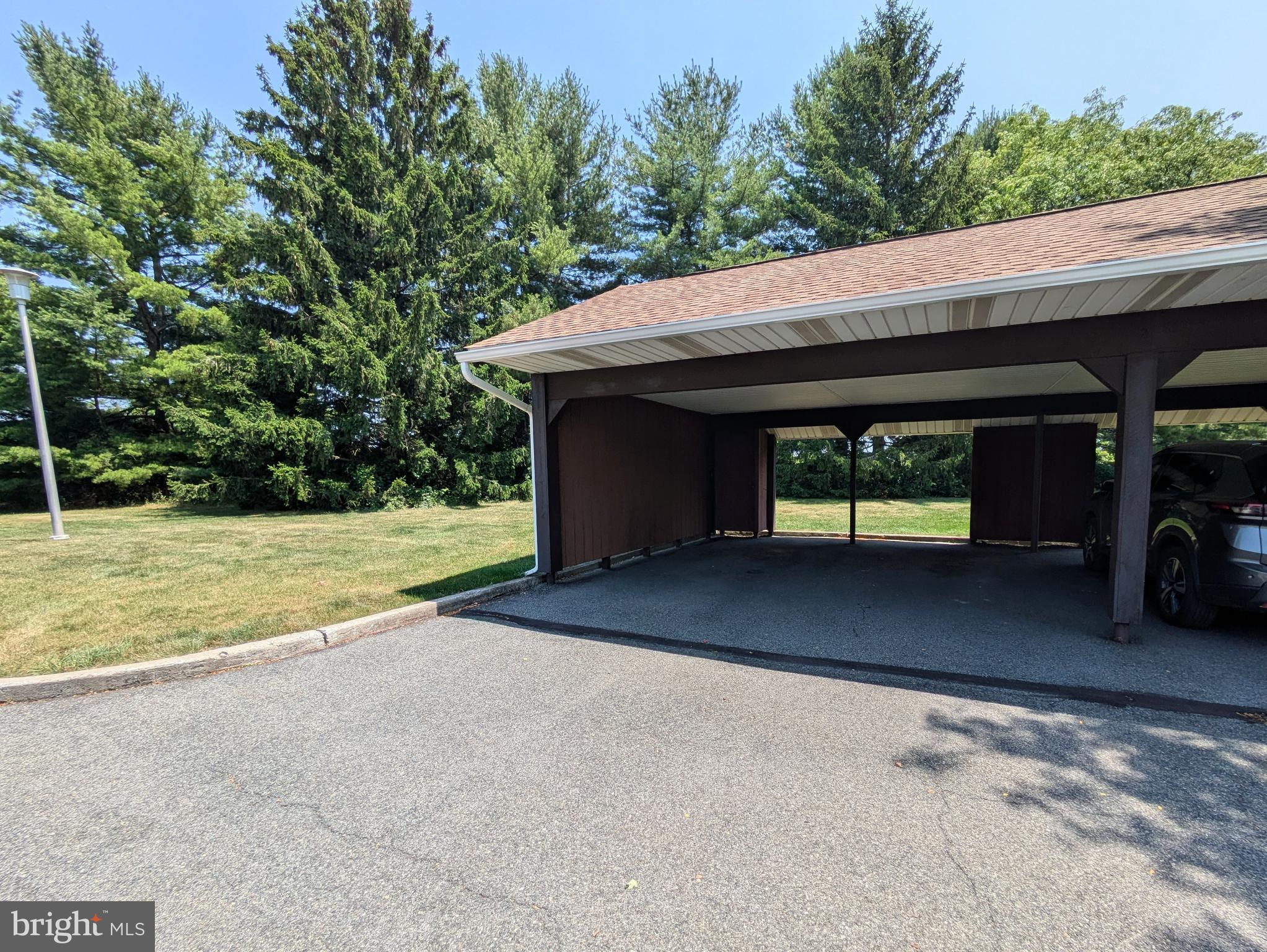FAIRWAYS AT BROOKSID - Residential