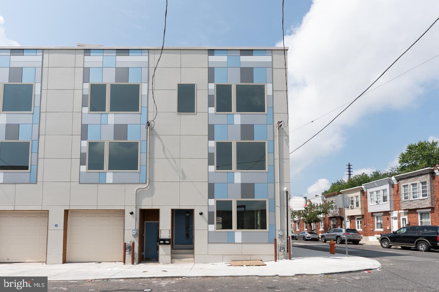 PORT RICHMOND - Residential Lease