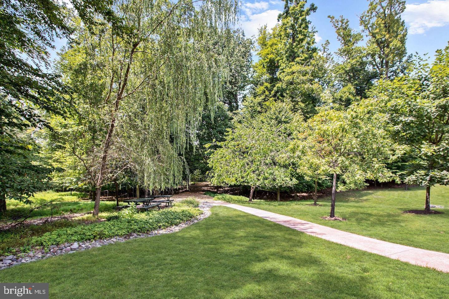 LEISURE WORLD - Residential
