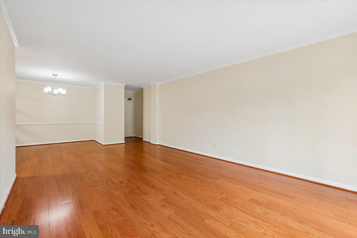 WHITEHALL - Residential