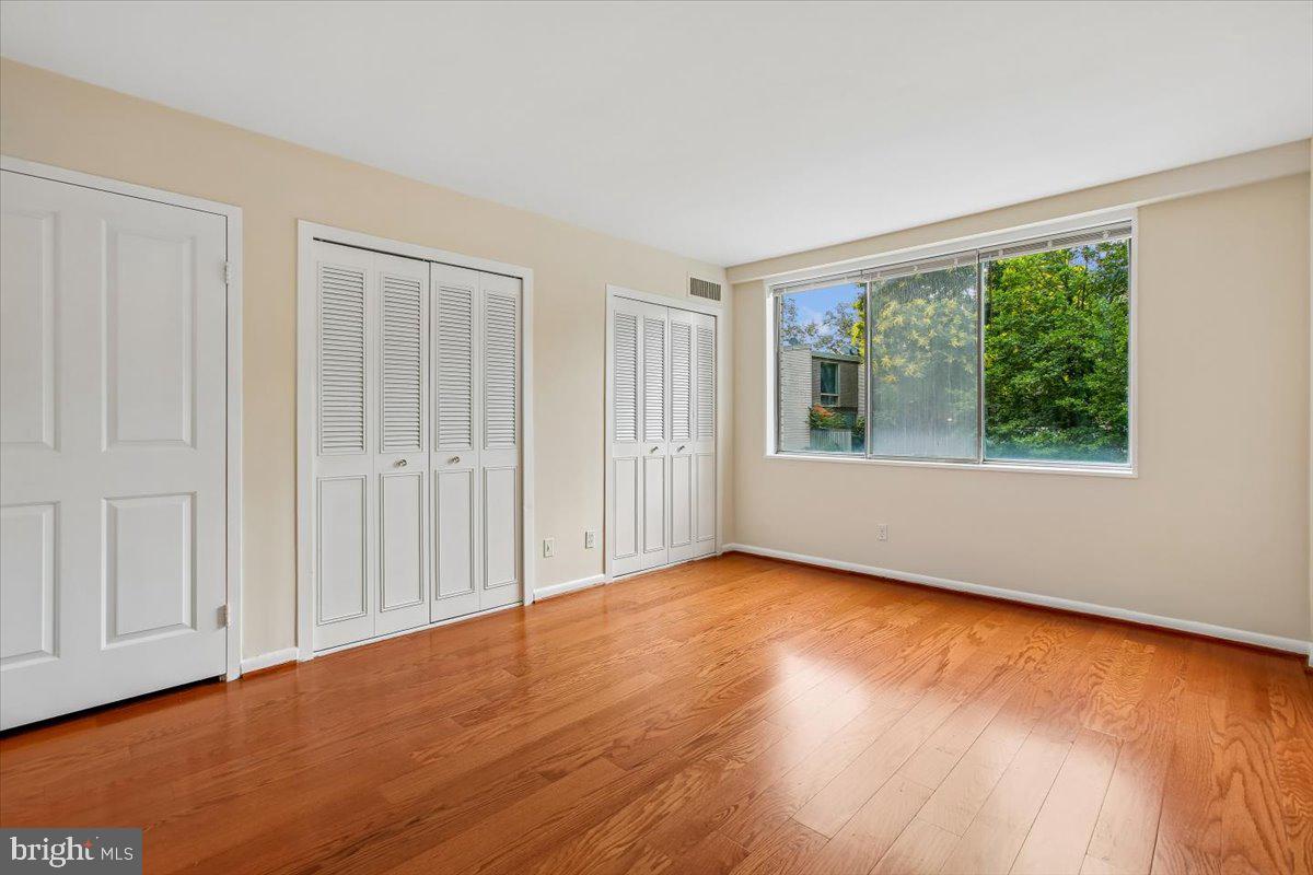 WHITEHALL - Residential