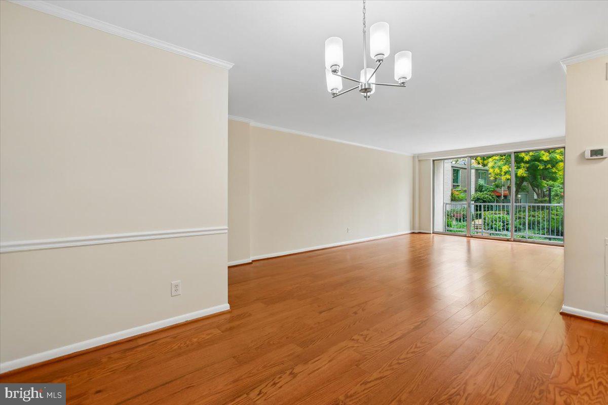 WHITEHALL - Residential