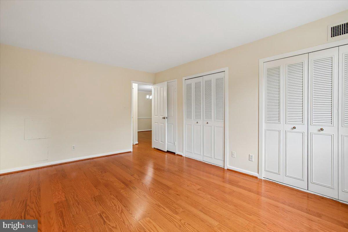 WHITEHALL - Residential