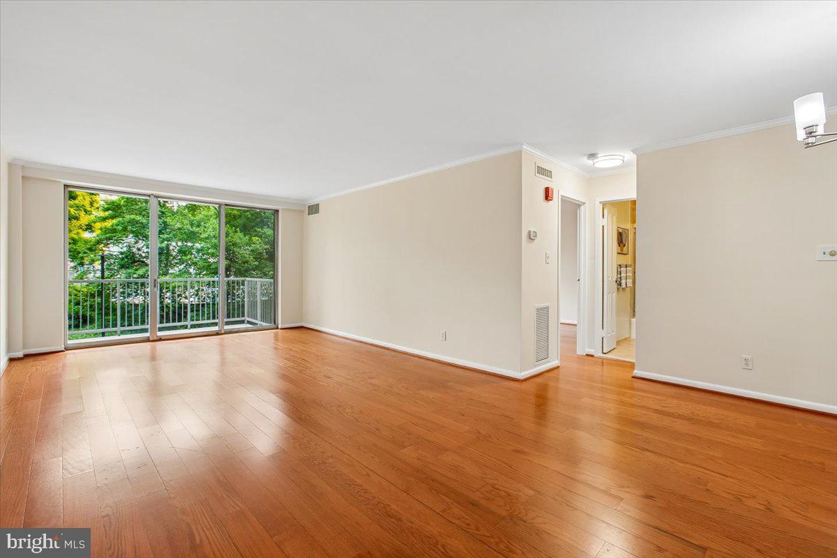 WHITEHALL - Residential