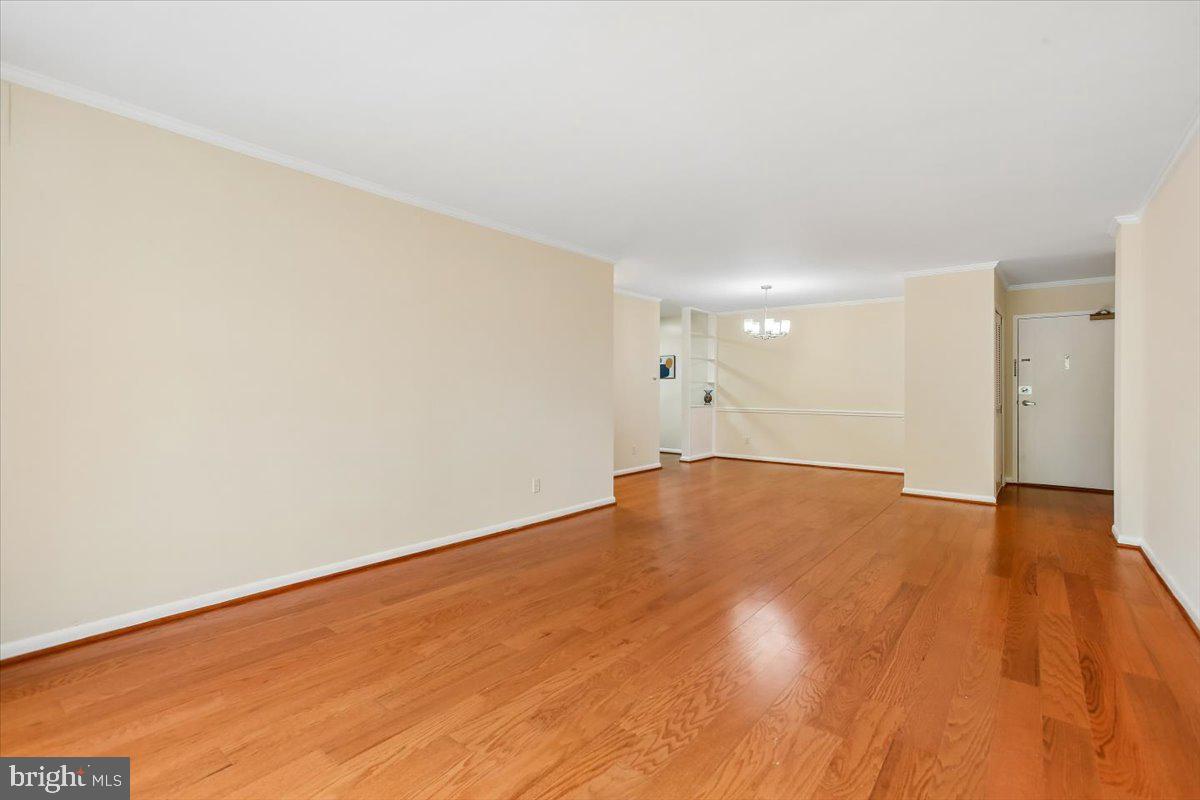 WHITEHALL - Residential