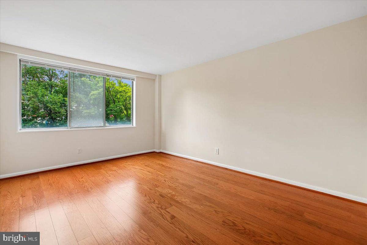 WHITEHALL - Residential