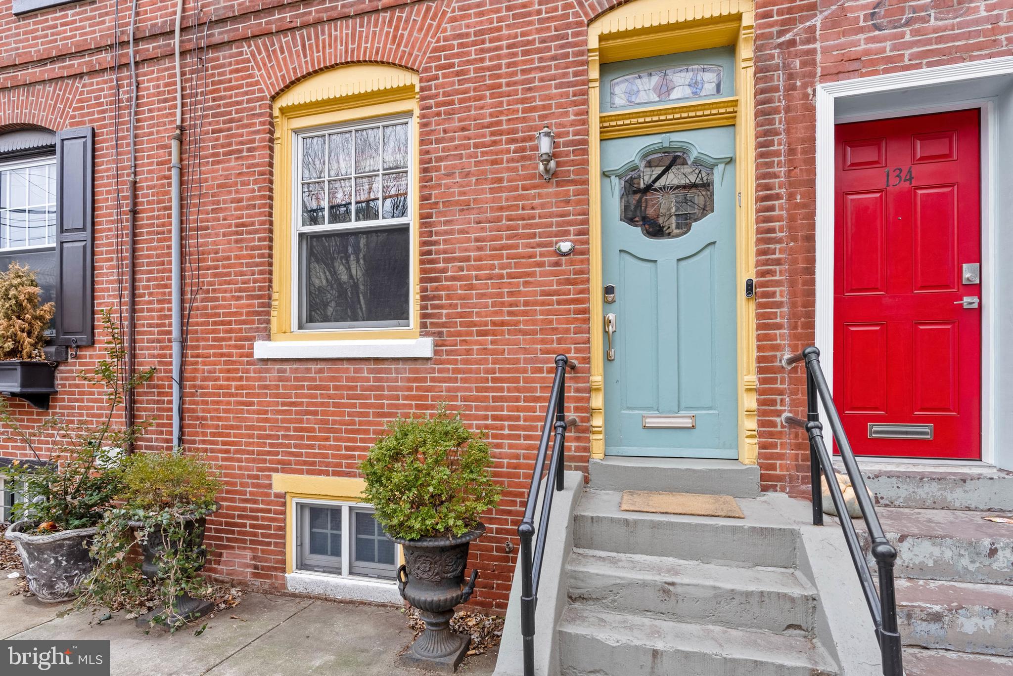 QUEEN VILLAGE - Residential